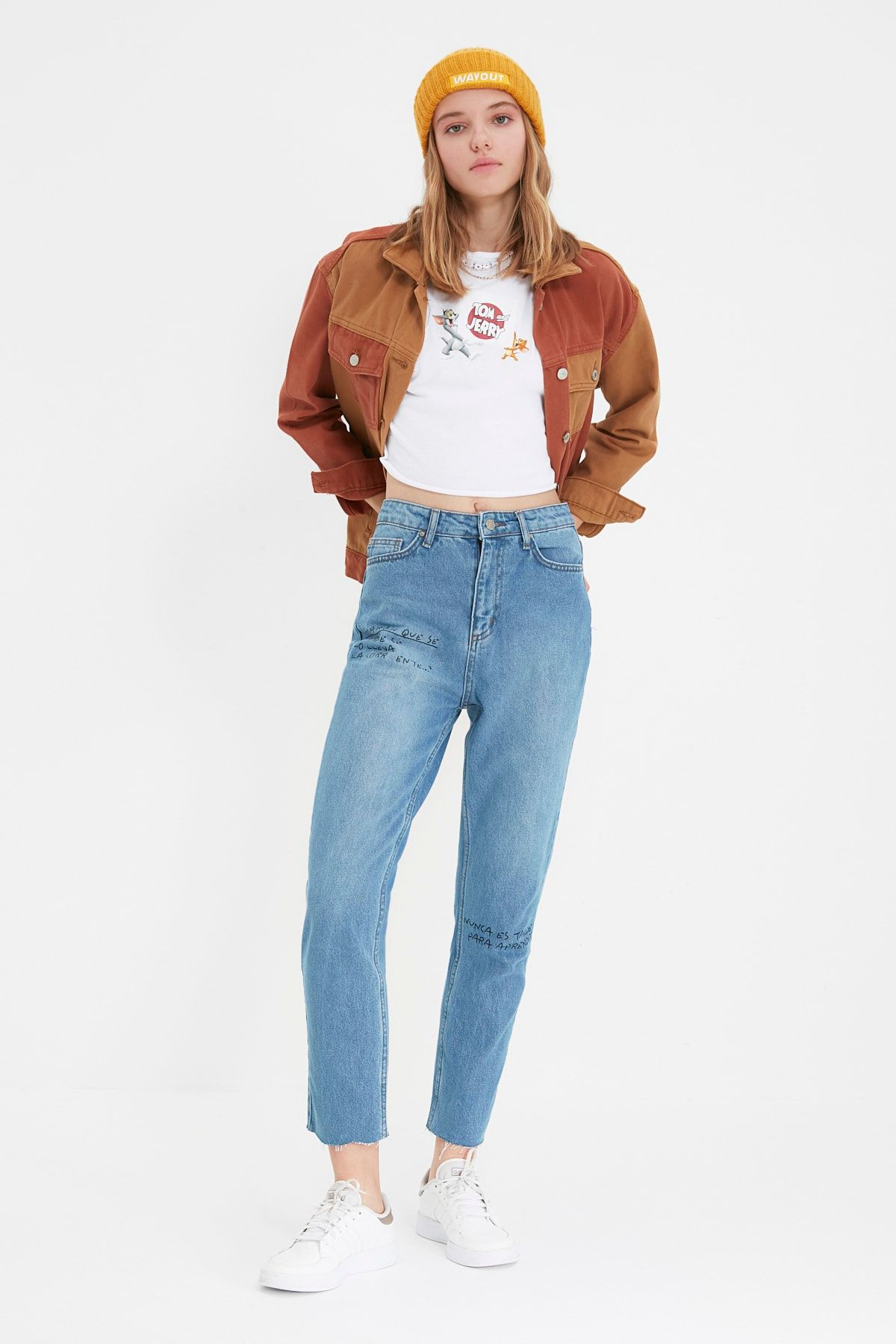 TRENDYOLMİLLA Mavi Baskılı Yüksek Bel Mom  Jeans TWOAW22JE1327