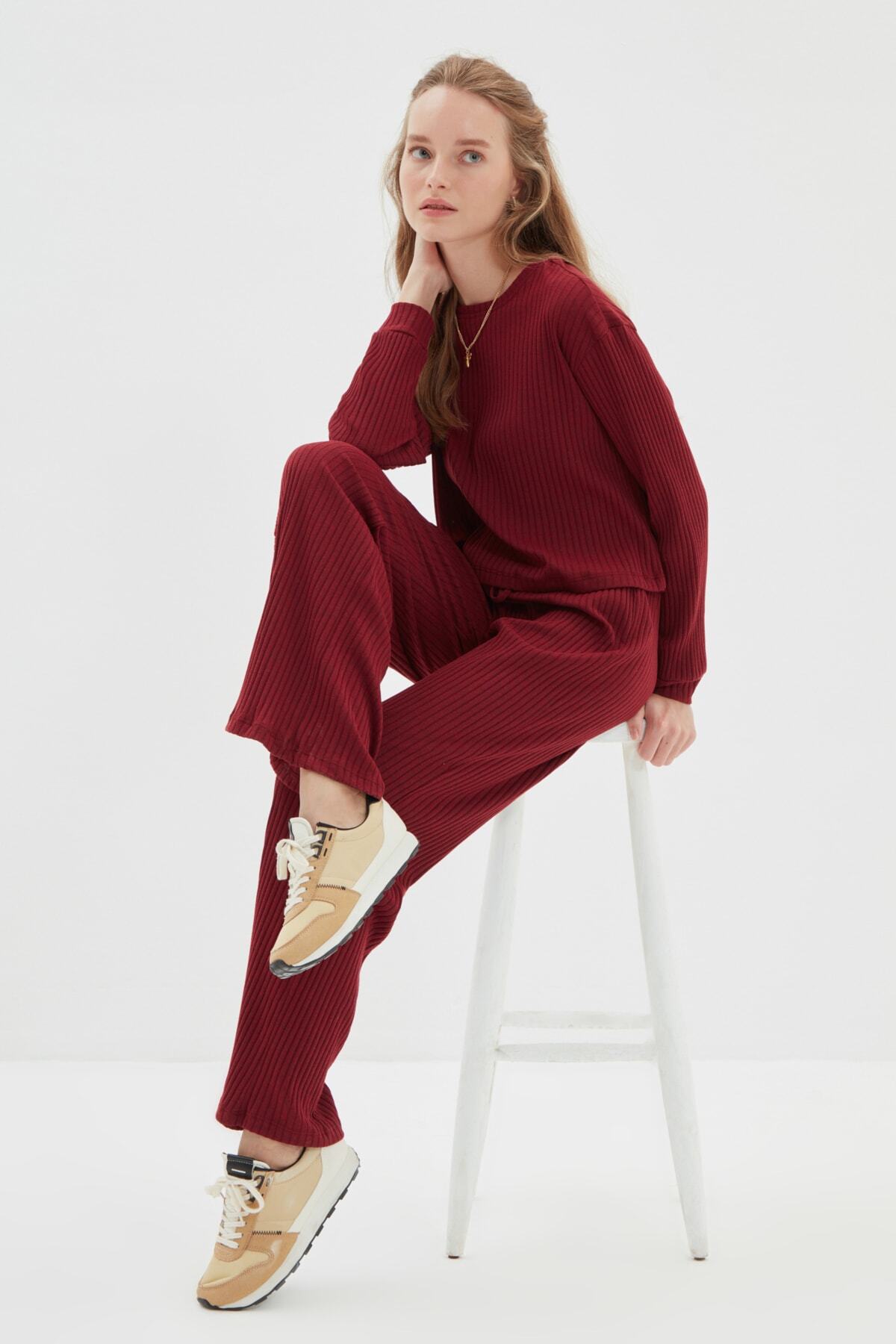 TRENDYOLMİLLA Bordo Recycle Kumaş Örme Alt-Üst Takım THMAW22AU0335
