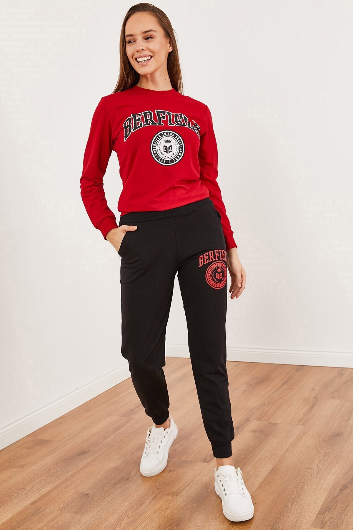 Hadise Berfıeld Baskılı Eşofman Takımı Kırmızı