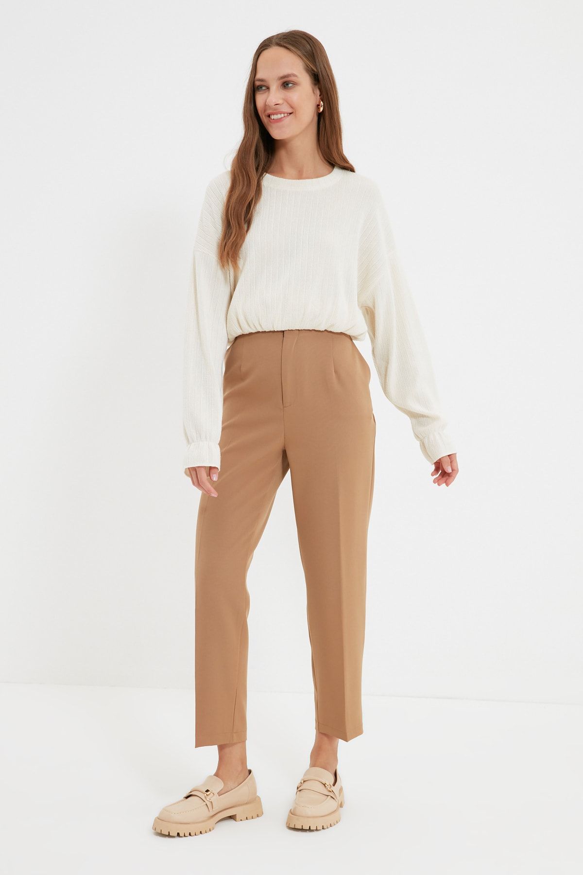 Trendyol Modest Camel Yüksek Bel Beli Lastikli Havuç Fit Pantolon TCTAW22TP0014
