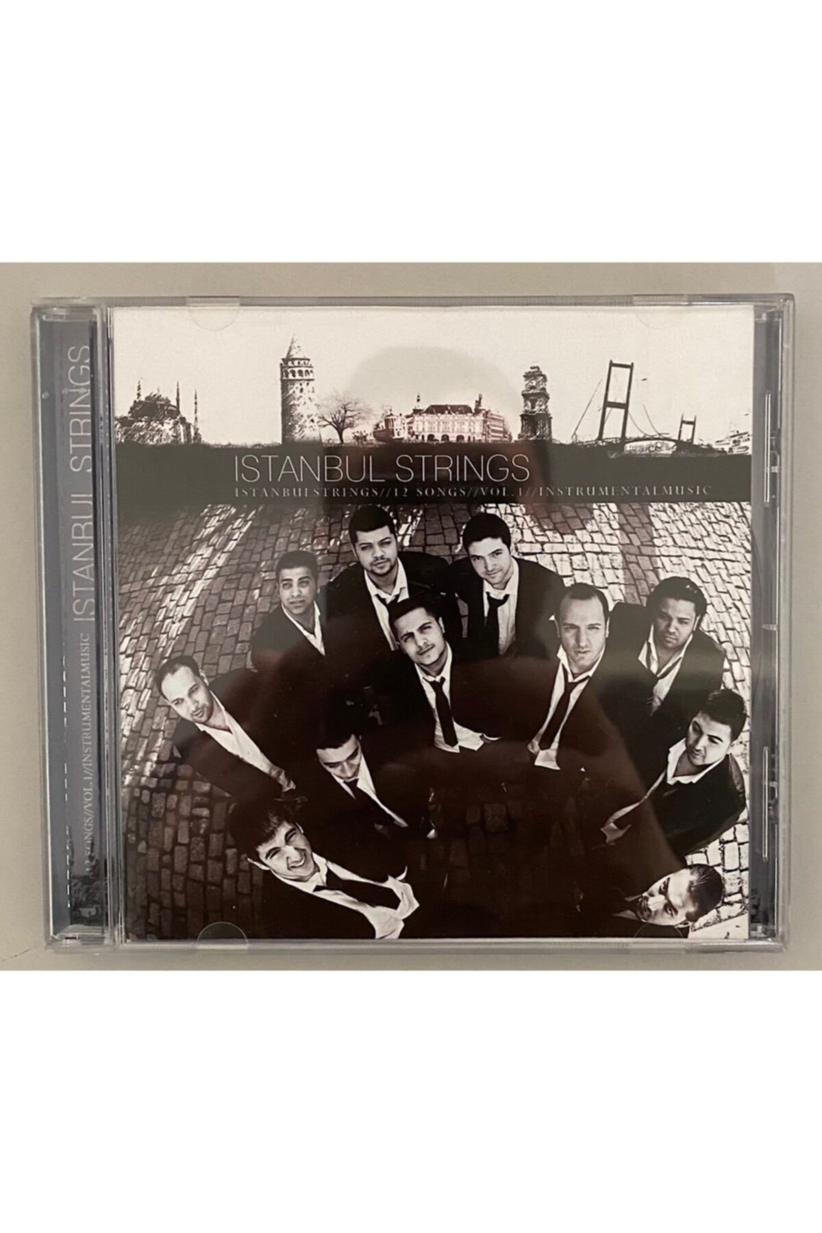 Plakevi İzmir Istanbul Strings Cd