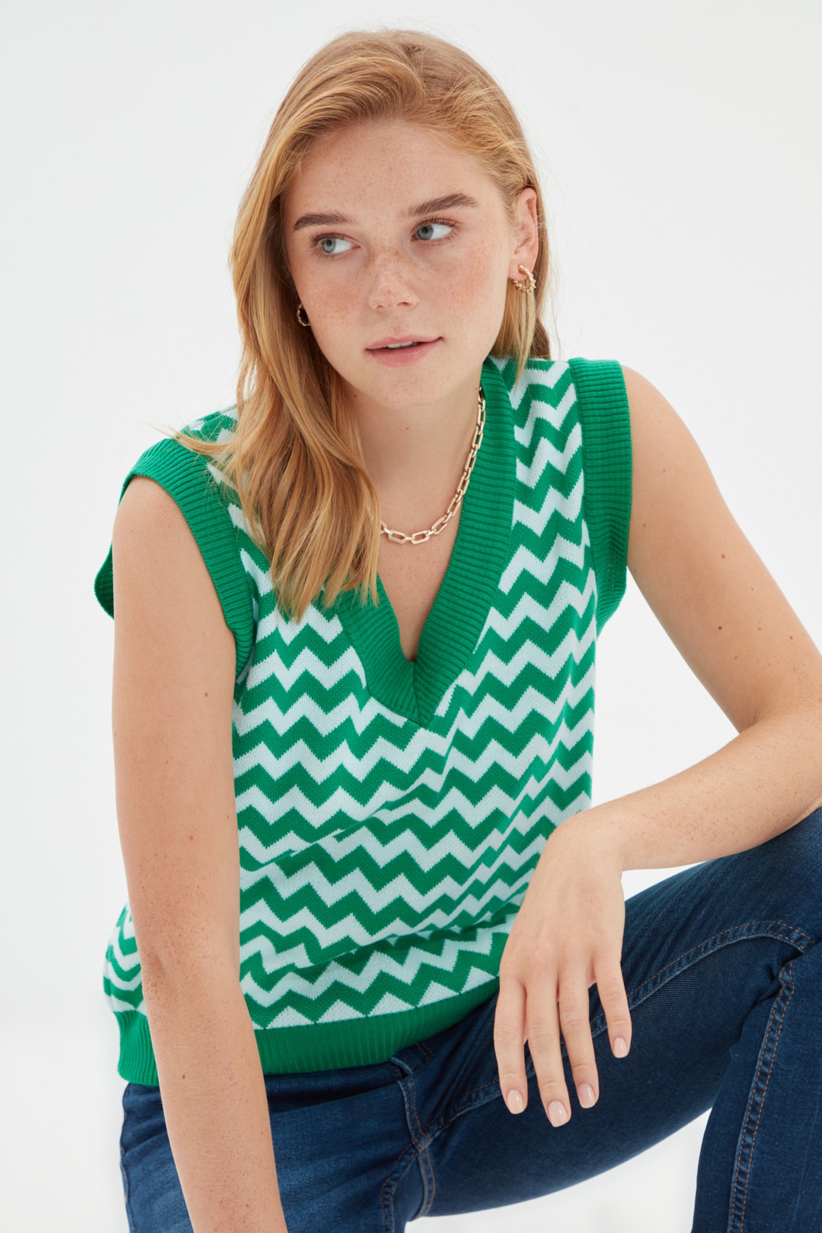 TRENDYOLMİLLA Yeşil Jakarlı Triko Süveter TWOAW22SV0098