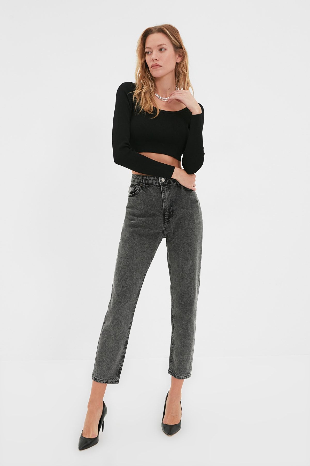 TRENDYOLMİLLA Siyah Recycle Yüksek Bel Mom Jeans TWOAW22JE1083