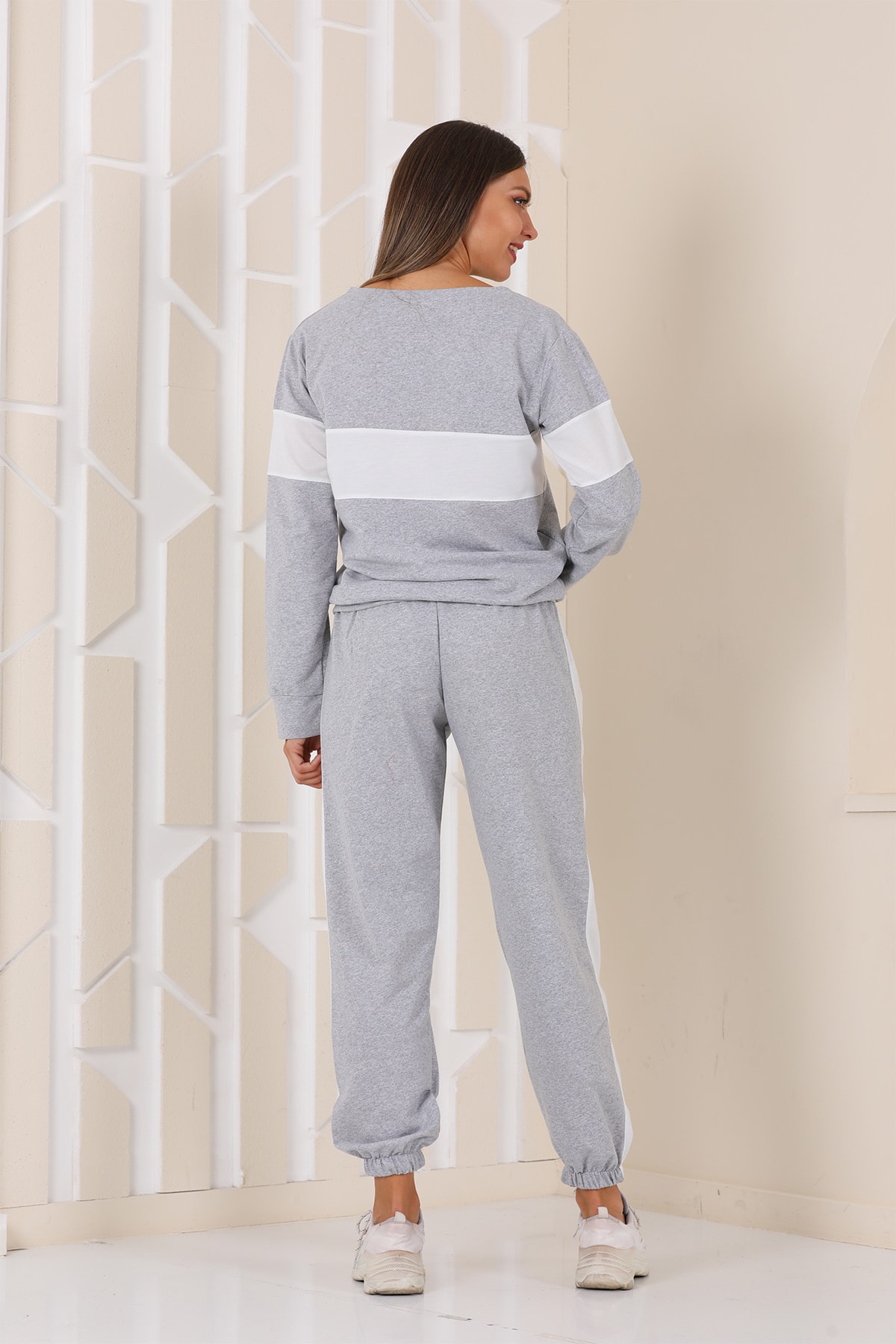 ketugoat Kadın Gri Beyaz Şeritli Jogger Eşofman Takımı