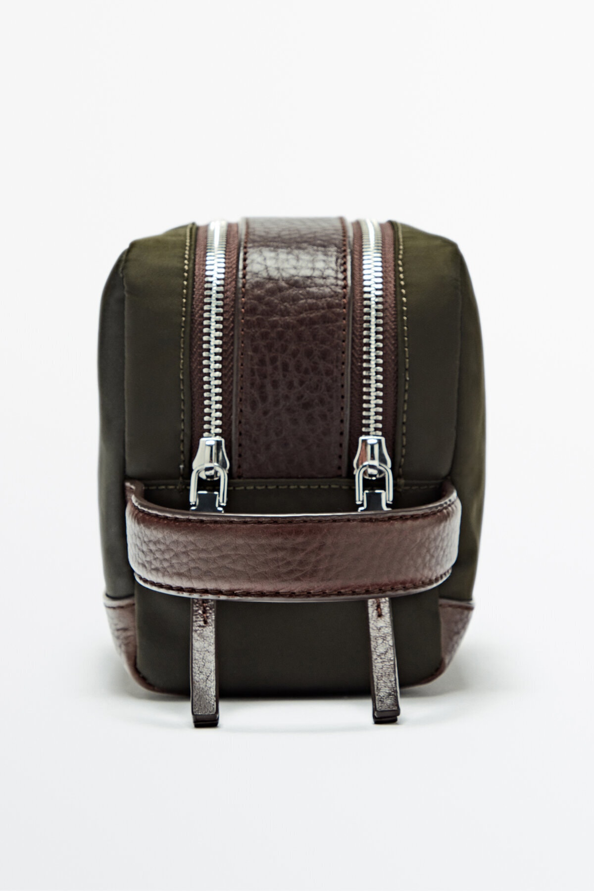 Massimo Dutti Deri Detaylı Bakım Çantası