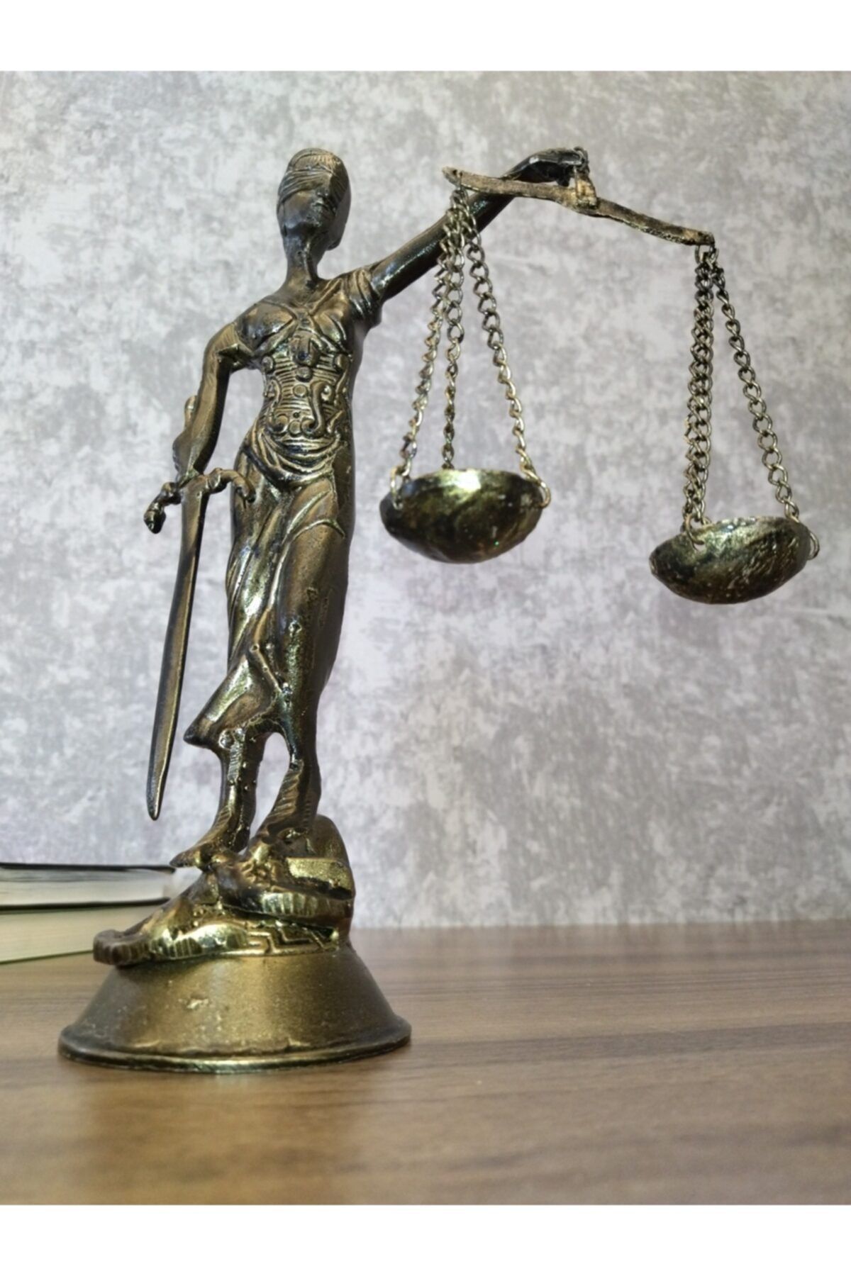 Mika Pazar Adalet Heykeli Themis Döküm Orta Boy 27 Cm Eskitme