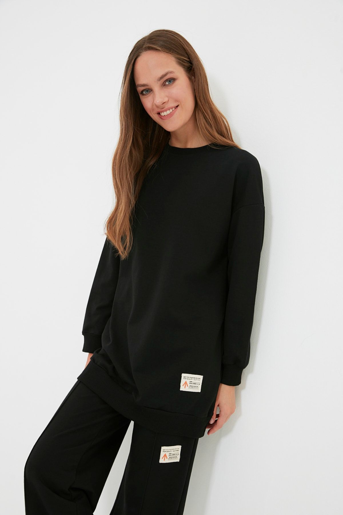 Trendyol Modest Siyah Bisiklet Yaka  Süs Etiketli Örme Eşofman Takımı TCTAW22EN0060