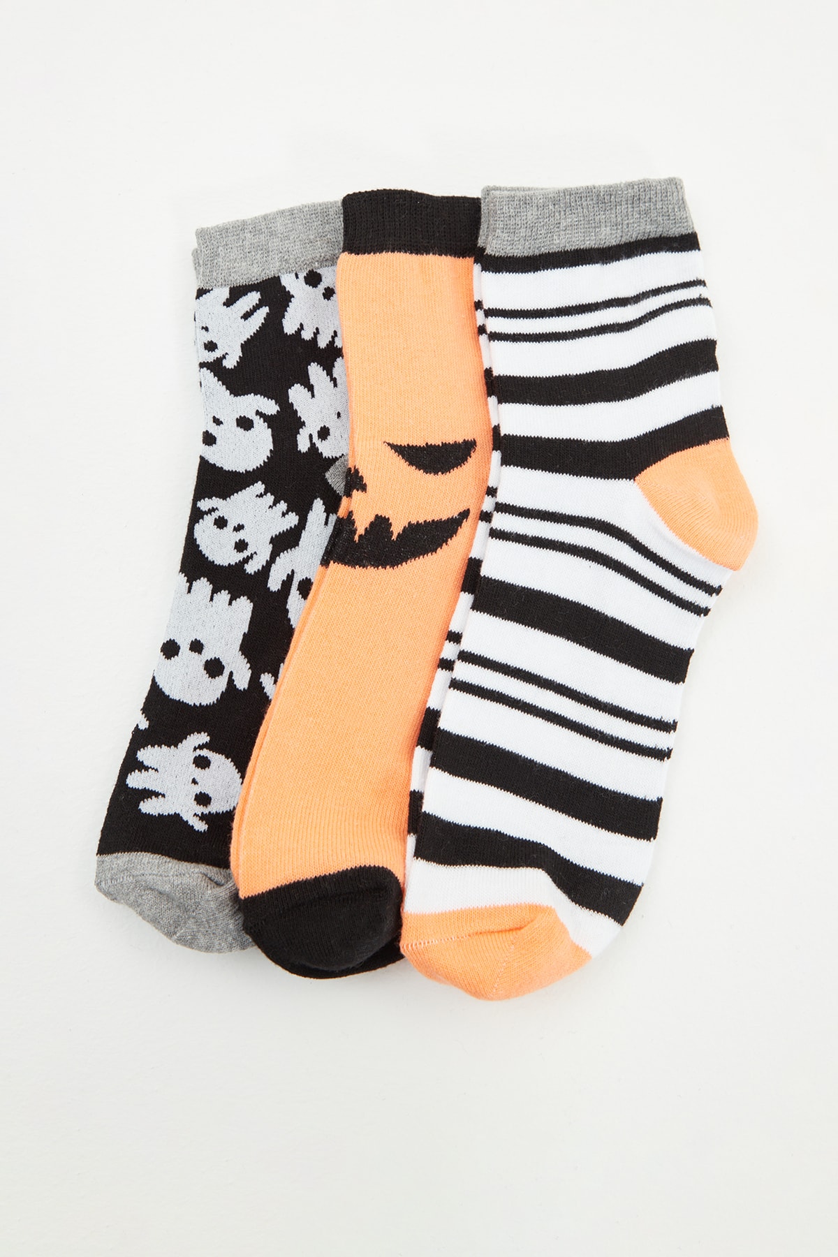 TRENDYOLMİLLA Çok Renkli Halloween Temalı Çorap THMAW22CO0327