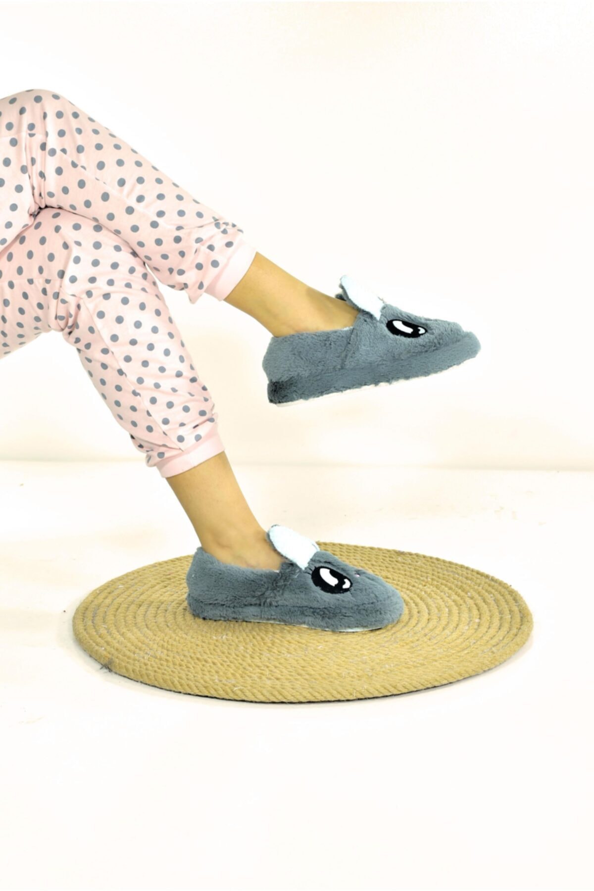 ODESA AYAKKABI MARKET Kadın Sessiz Taban Yünlü Peluş Ev Babeti