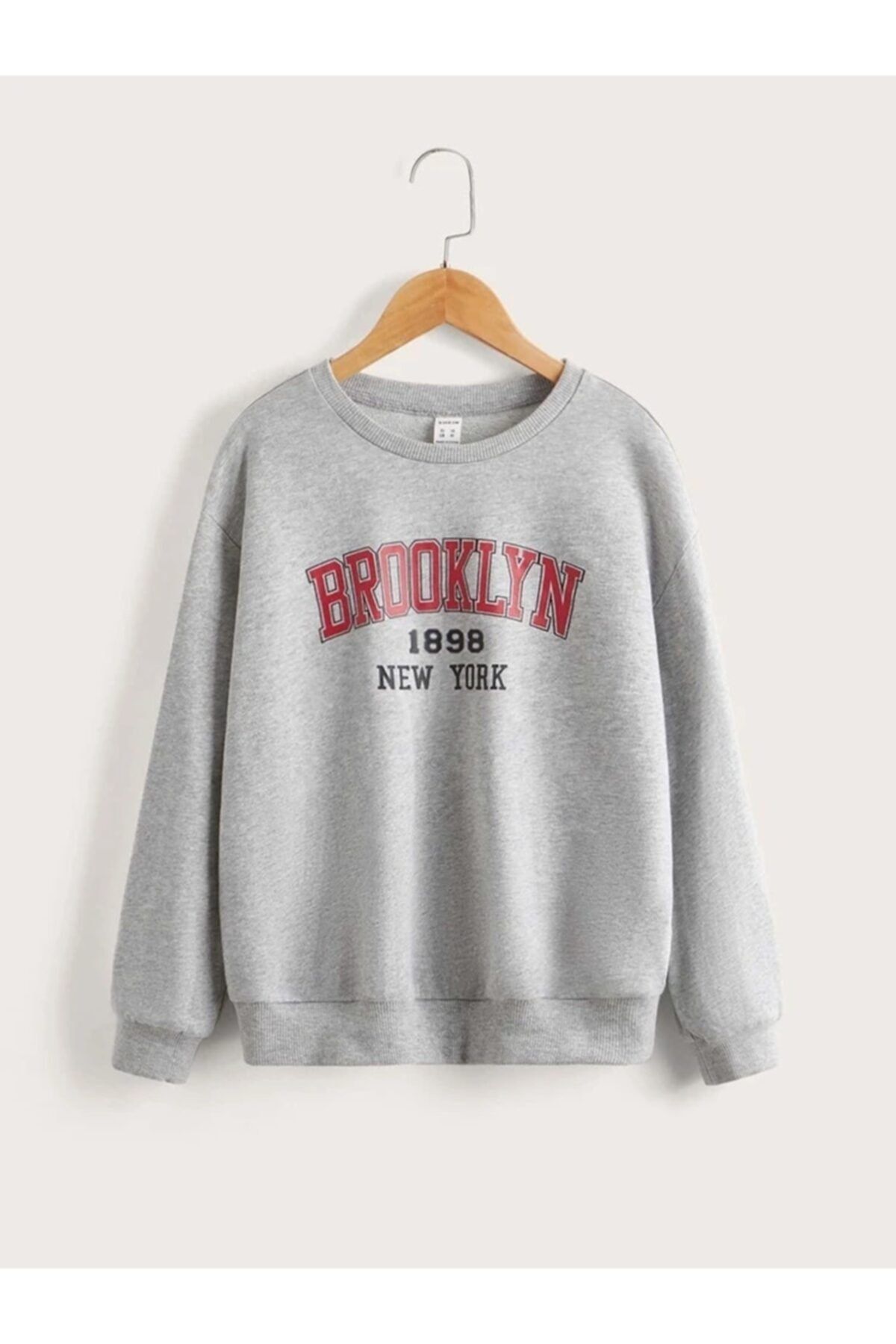 AFROGİYİM Kadın Gri Oversize Kırmızı Brooklyn Baskılı Örme Polar Sweatshirt