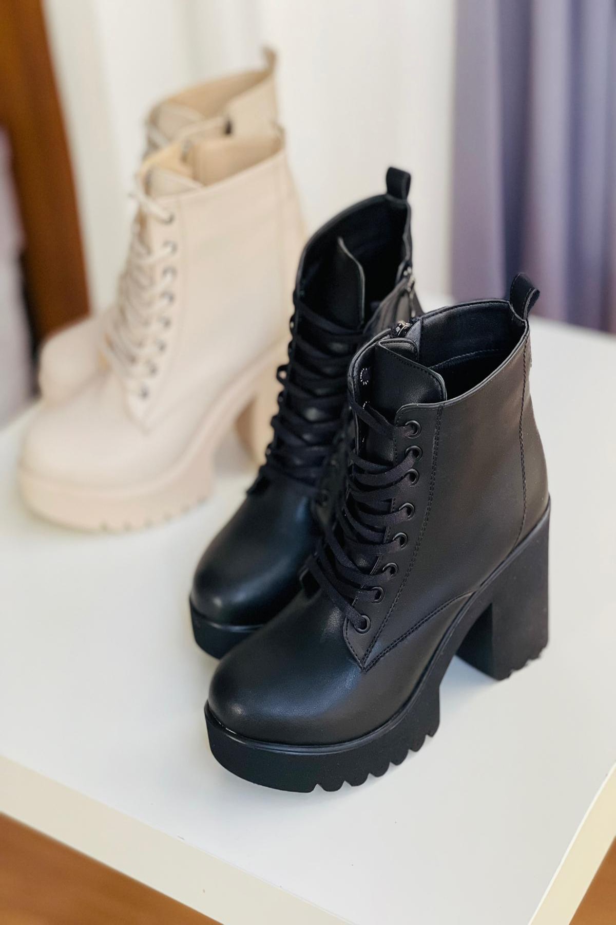 Mida Shoes Siyah Deri Bağıcıklı Kadın Bot