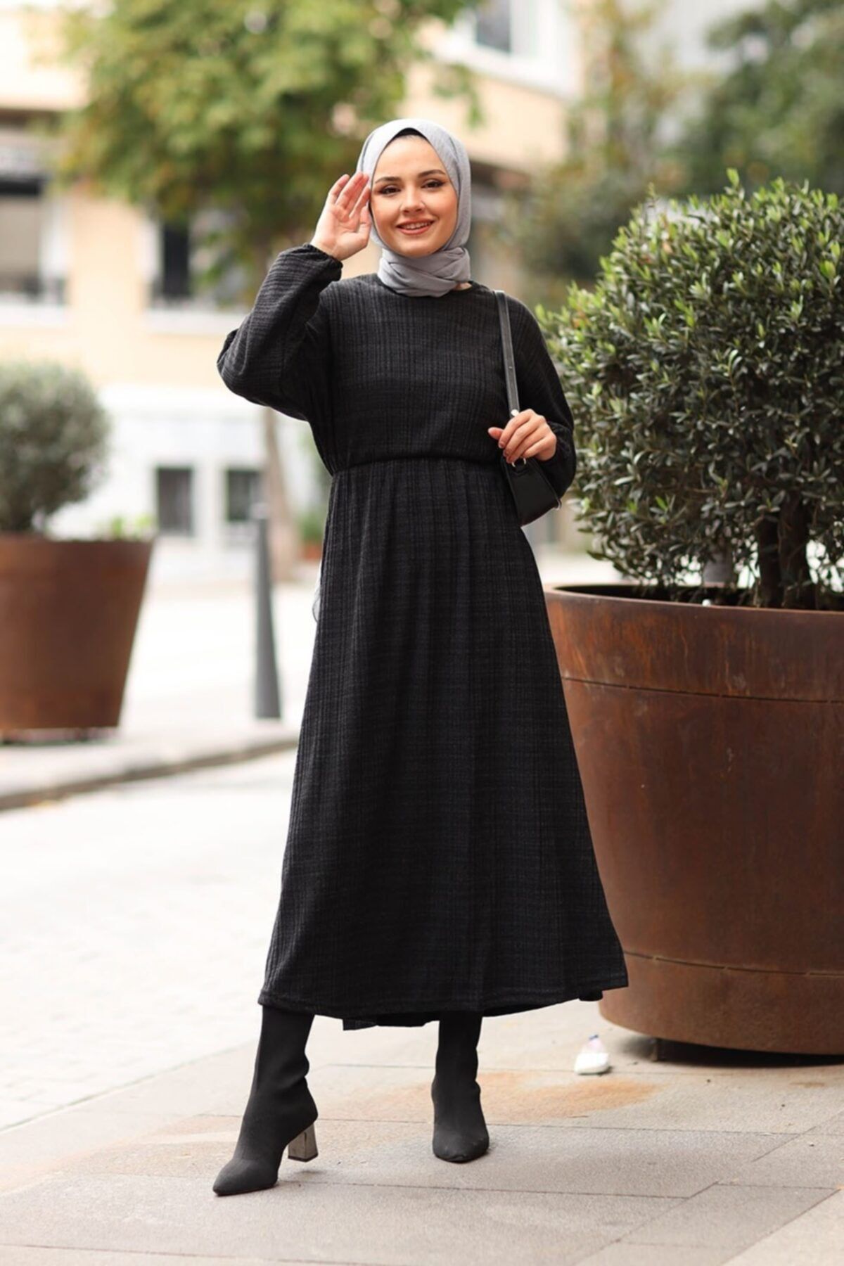 Bestenur Kadın Siyah Yarasa Kol Kaşkorse Elbise