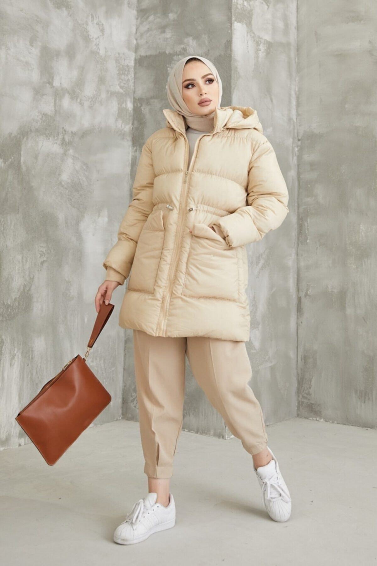 Bestenur Çift Cepli Belden Lastikli Kapüşonlu Şişme Mont - Bej