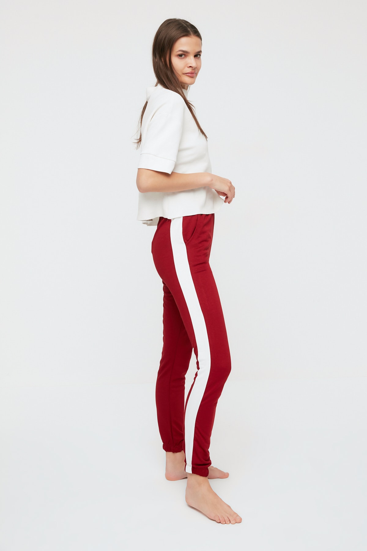 TRENDYOLMİLLA Bordo Şeritli  Eşofman Altı THMAW22EA0762