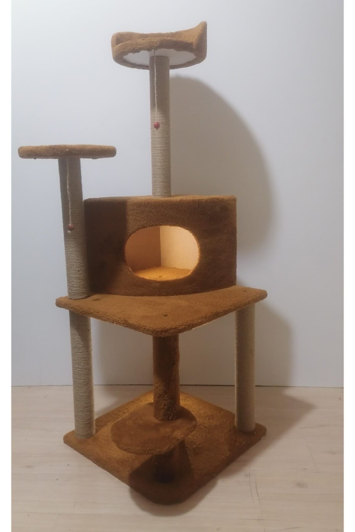 Cat Tırmalama M5 Köşeli Kedi Evi Ve Tırmalama Tahtası Kahve