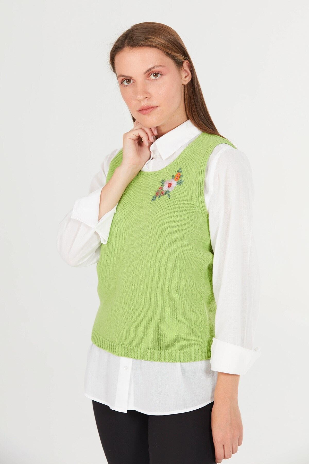 Desen Triko Kadın Yaka Kenarı Işlemeli Komple Sıfır Yaka Süveter E.yeşili