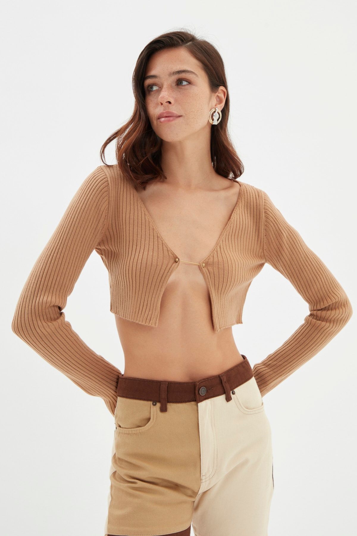 TRENDYOLMİLLA Camel Crop Triko Hırka TWOAW22HI0978