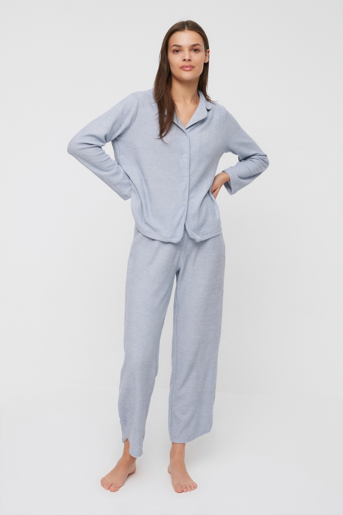 TRENDYOLMİLLA Gri Havlu Kumaş Örme Pijama Takımı THMAW22PT0631
