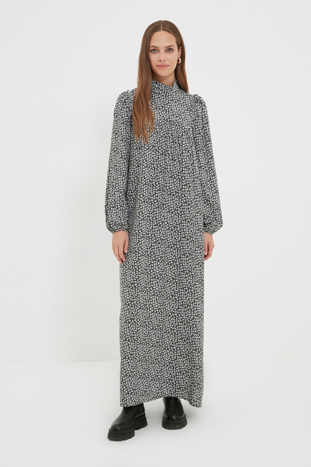 Trendyol Modest Siyah Dik Yaka Çiçek Desenli Elbise TCTAW22EB0200