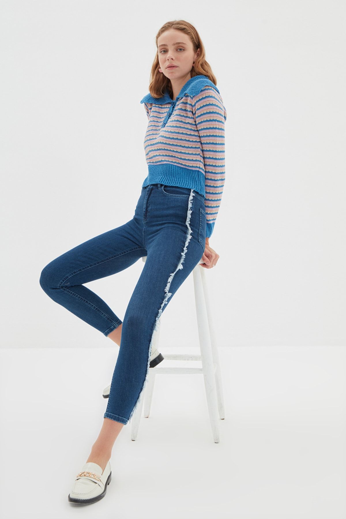 TRENDYOLMİLLA Lacivert Püsküllü Yüksek Bel Skinny Jeans TWOAW22JE0955