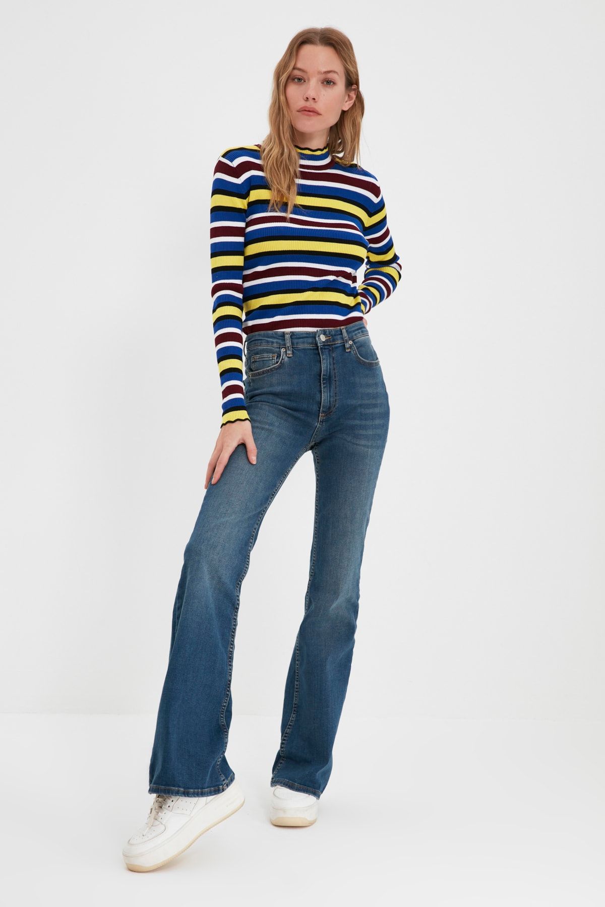 TRENDYOLMİLLA Mavi Yüksek Bel Flare Jeans TWOAW22JE1088