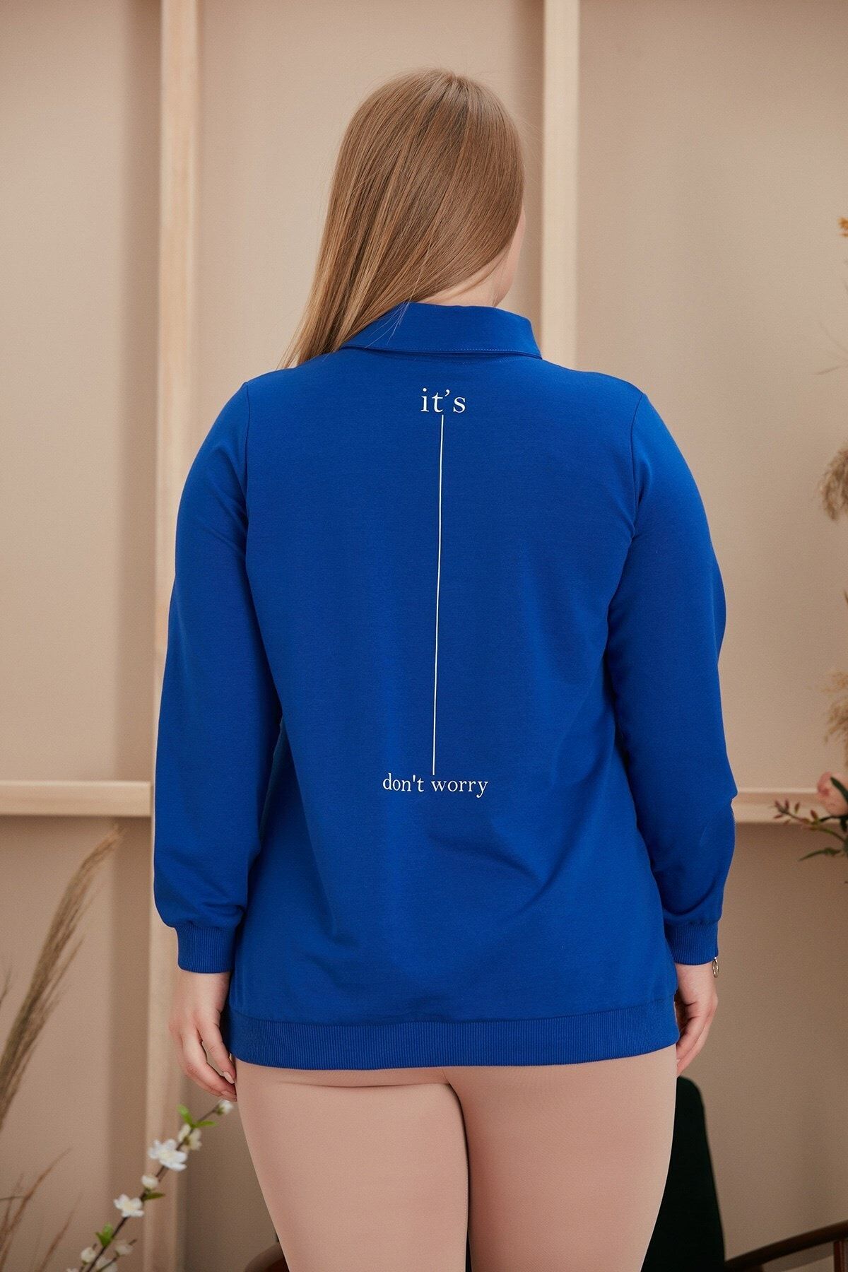 RMG Kol Fermuar Detaylı Büyük Beden Baskılı Taşlı Saks Sweatshirt