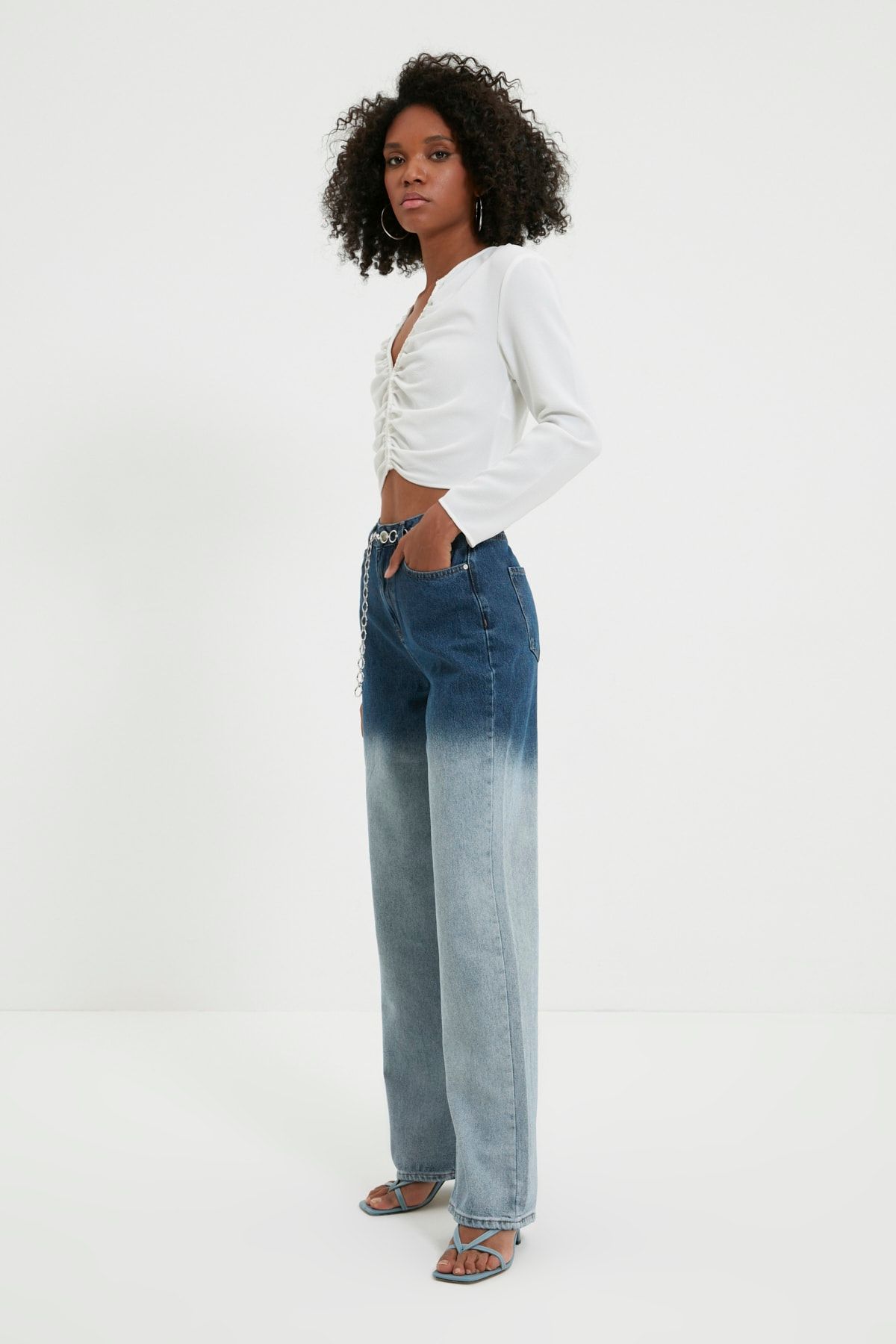 TRENDYOLMİLLA Mavi Renk Bloklu Yüksek Bel Wide Leg Jeans TWOAW22JE1176