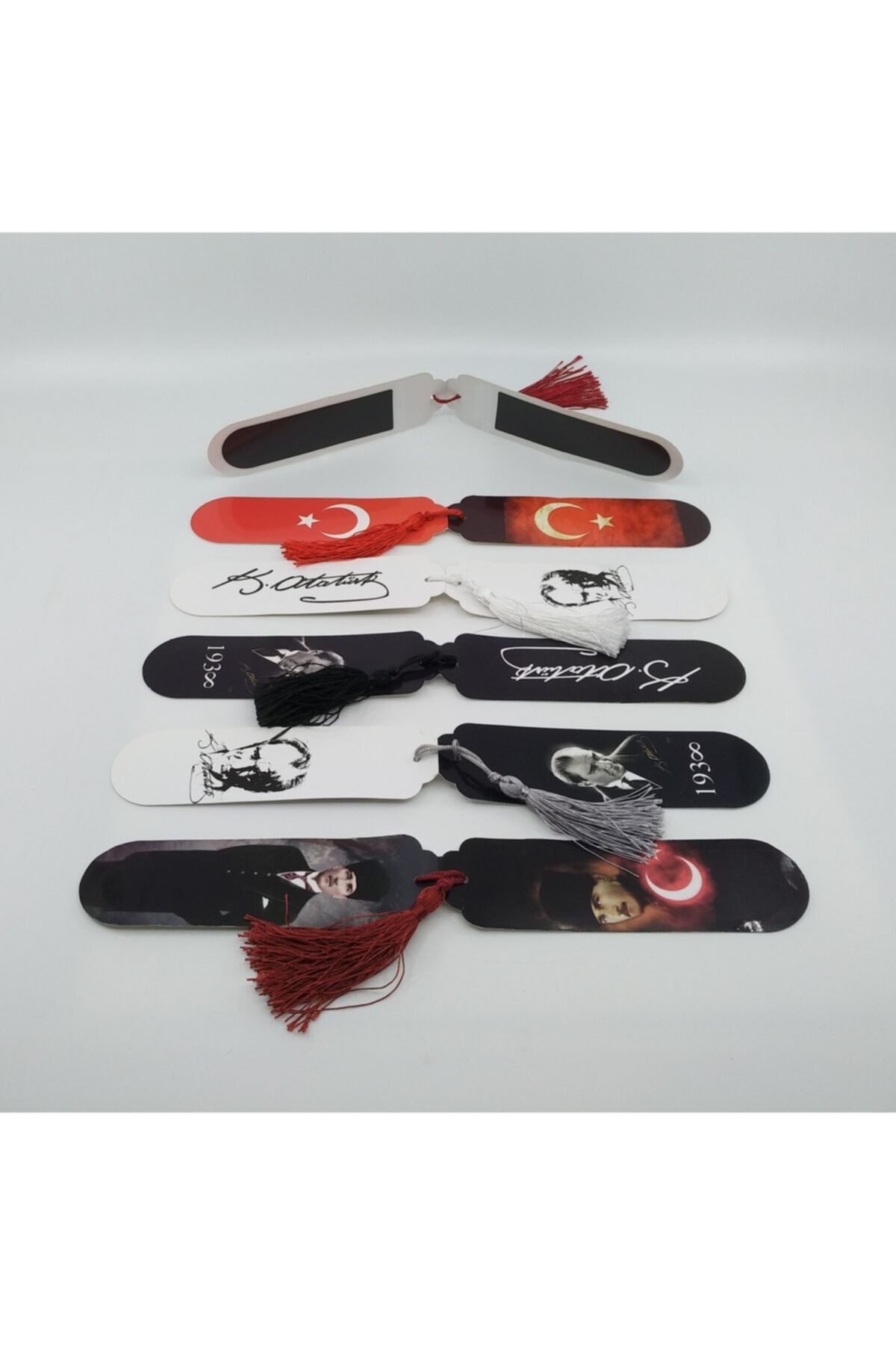 Giftsturkiye Kitap Ayracı İçi Mıknatıslı Püsküllü Gazi Mustafa Kemal Atatürk İmza