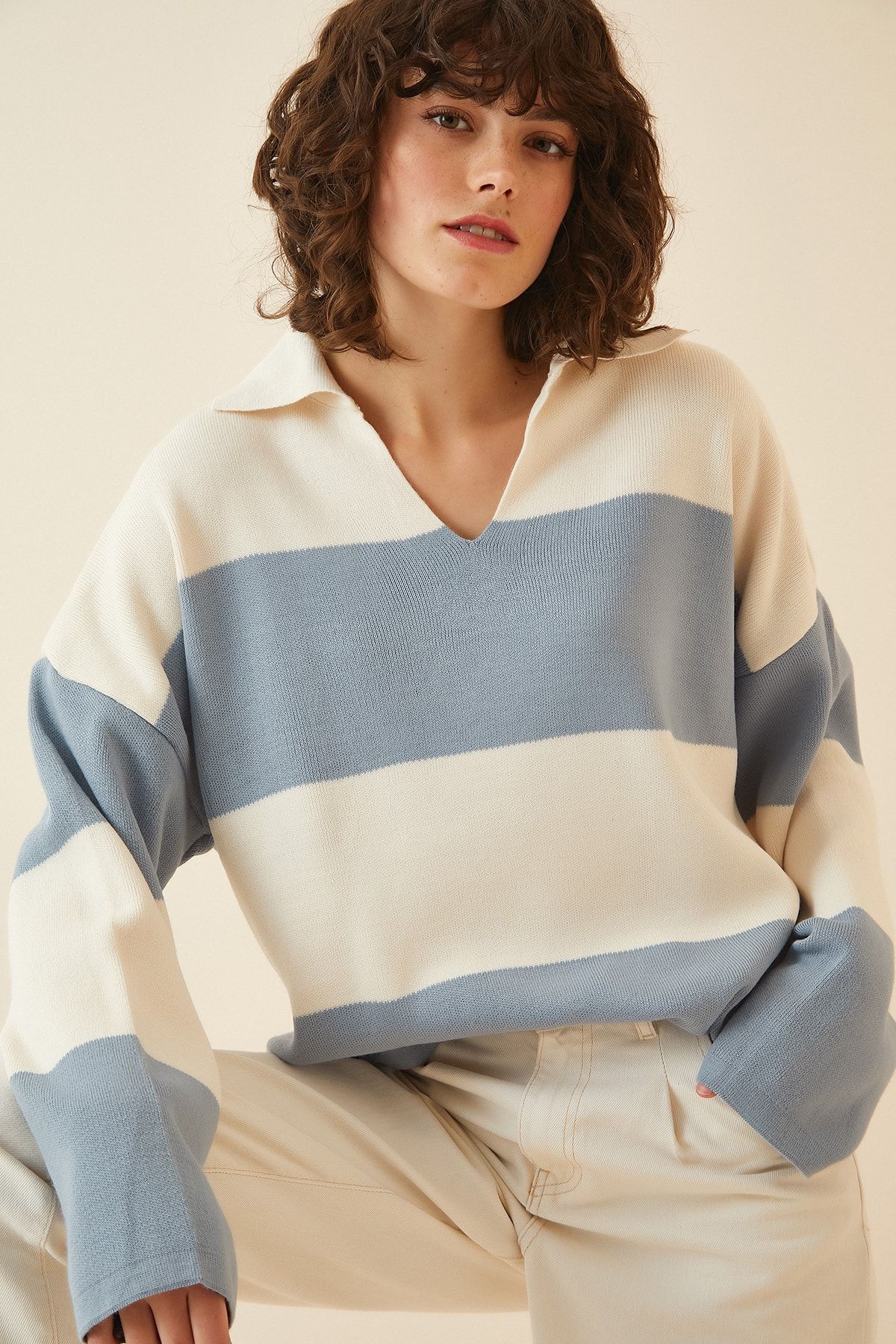 Happiness İst. Kadın Gök Mavi Polo Yaka Oversize Crop Triko Kazak  US00685