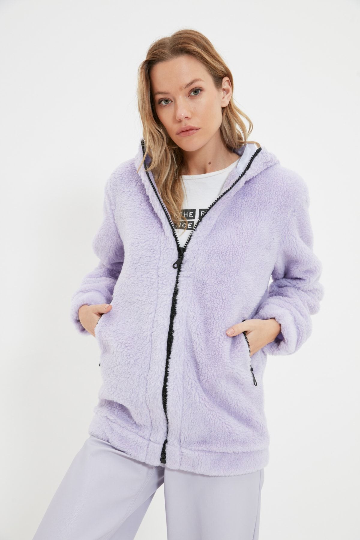 TRENDYOLMİLLA Lila Oversize Kapüşonlu Fermuar Kapamalı Peluş Mont TWOAW21MO0084