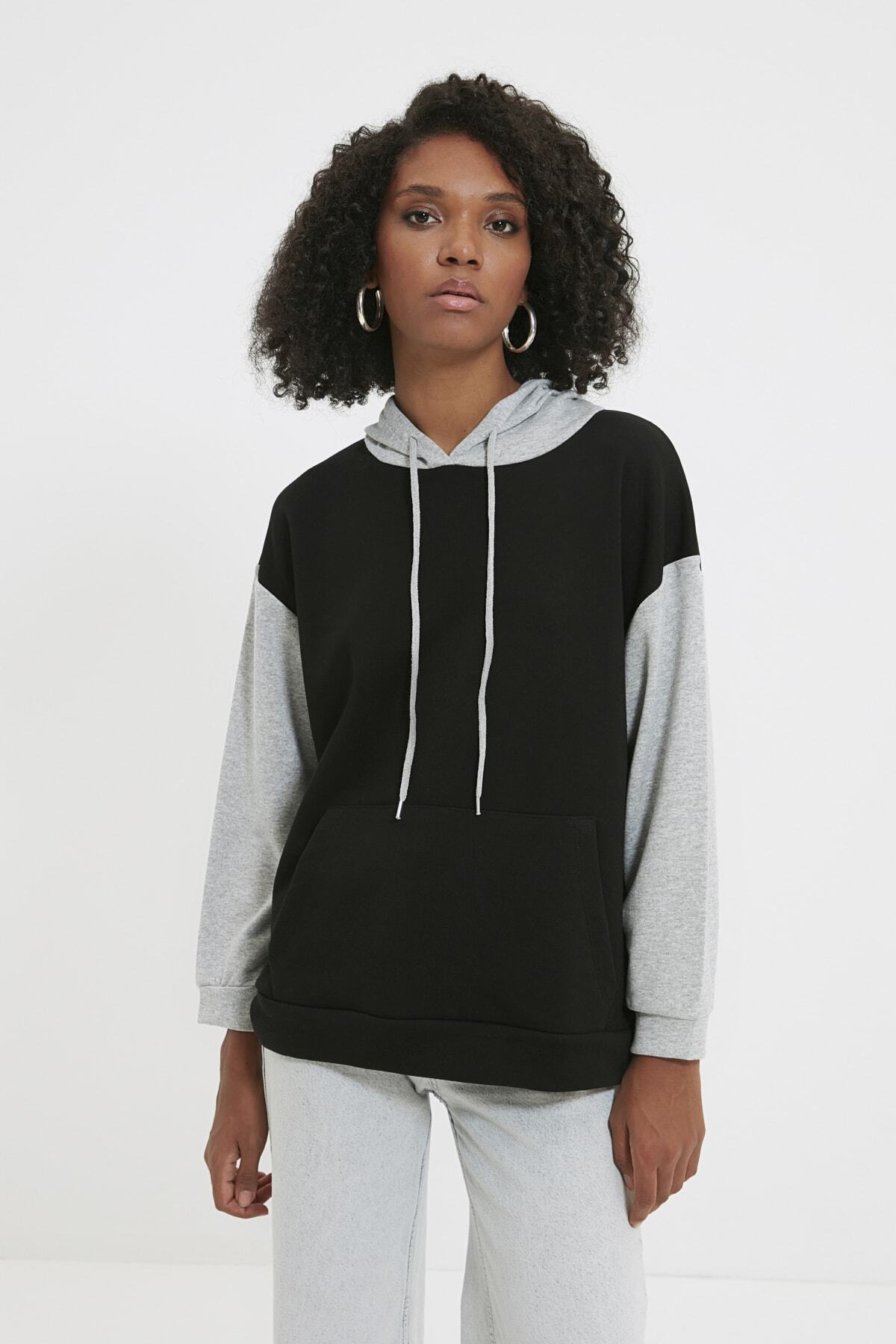 TRENDYOLMİLLA Siyah Renk Bloklu Oversize Örme İnce Sweatshirt TWOAW21SW0138
