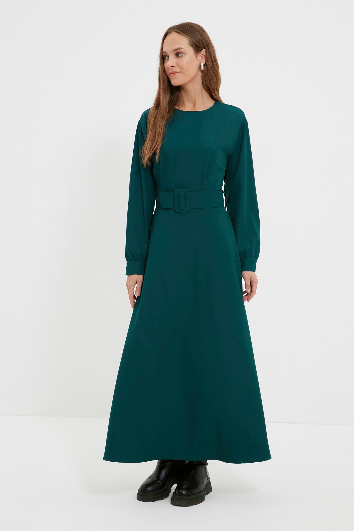 Trendyol Modest Yeşil Bisiklet Yaka Kemerli  Elbise TCTAW22EB0234