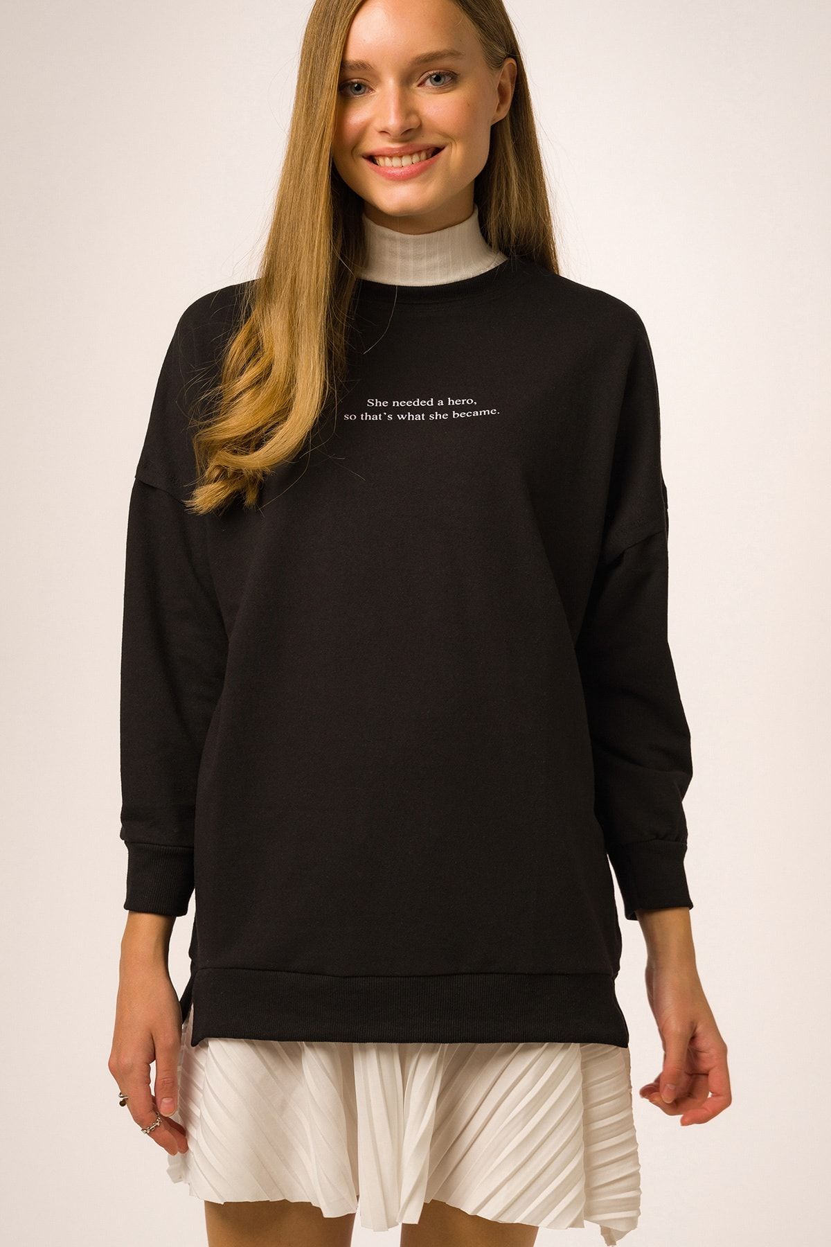 Runever Baskılı Kadın Sweatshirt 9496
