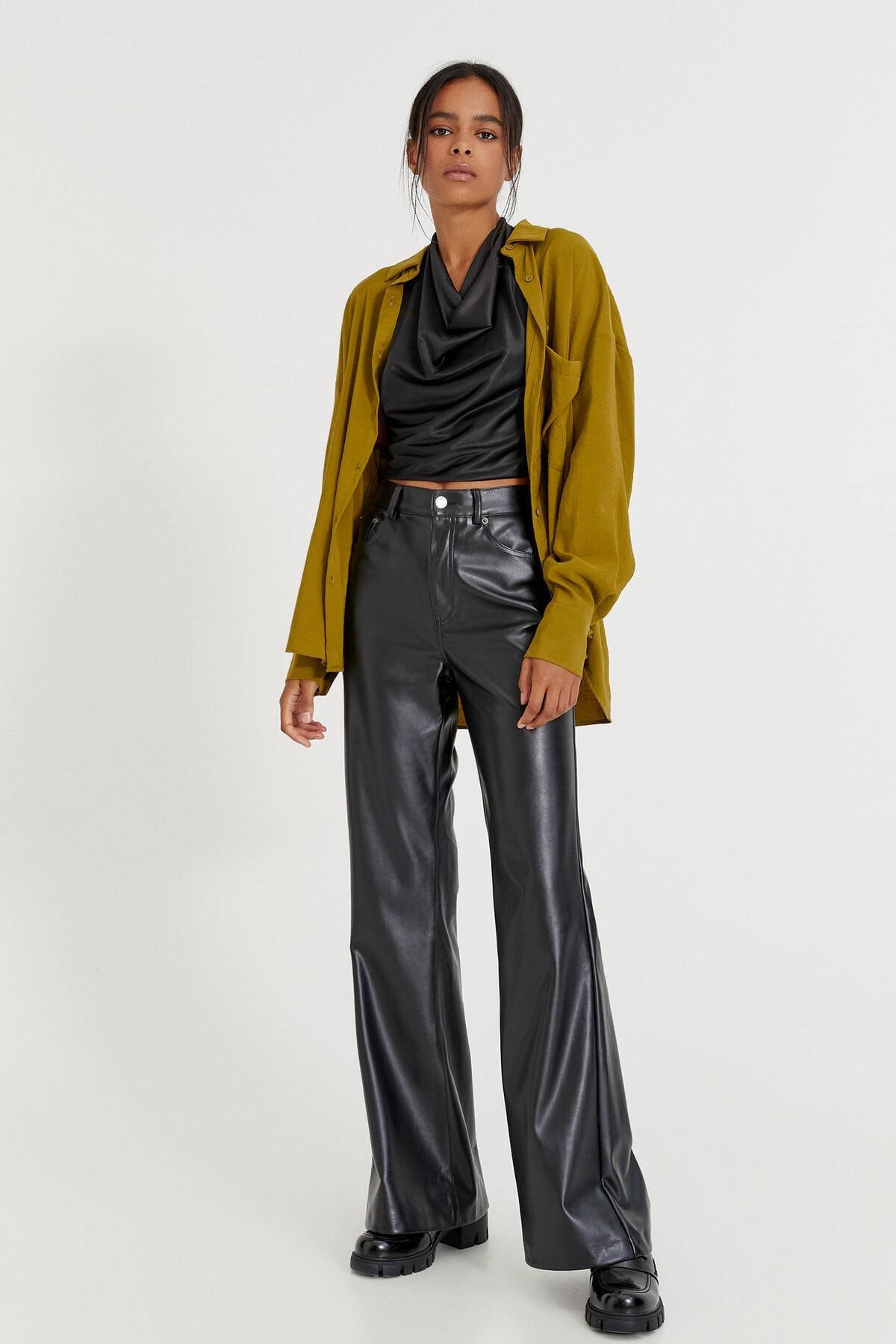 Pull & Bear Geniş Paça Suni Deri Pantolon