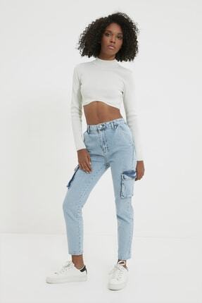TRENDYOLMİLLA Mavi Cep Detaylı Yüksek Bel Mom Jeans TWOAW22JE0958