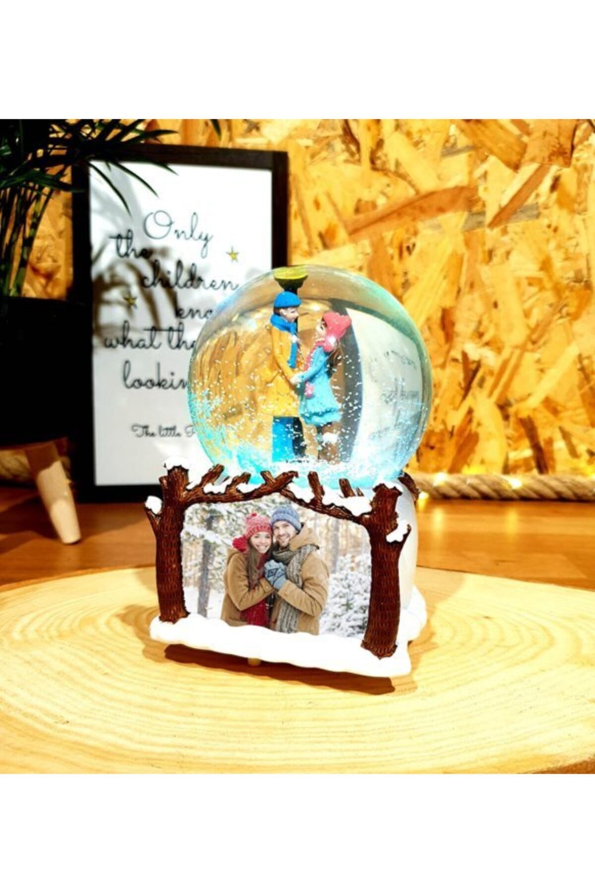 Hediye Sahibi Fotoğraf Çerçeveli Romantik Aşıklar Sevgiliye Hediye Kar Küresi
