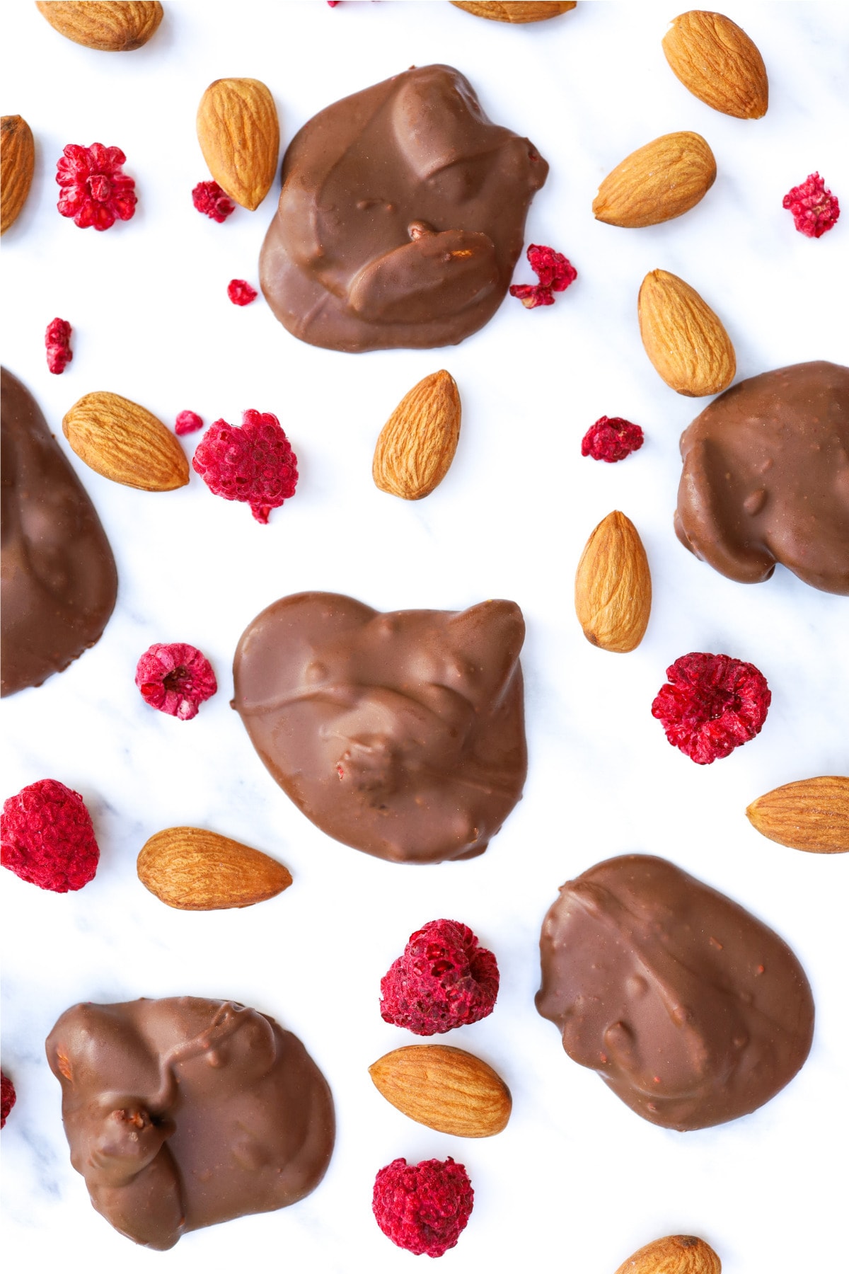 Läcker Chocolates Sütlü Frambuaz & Badem Roche Çikolata 100 Gr