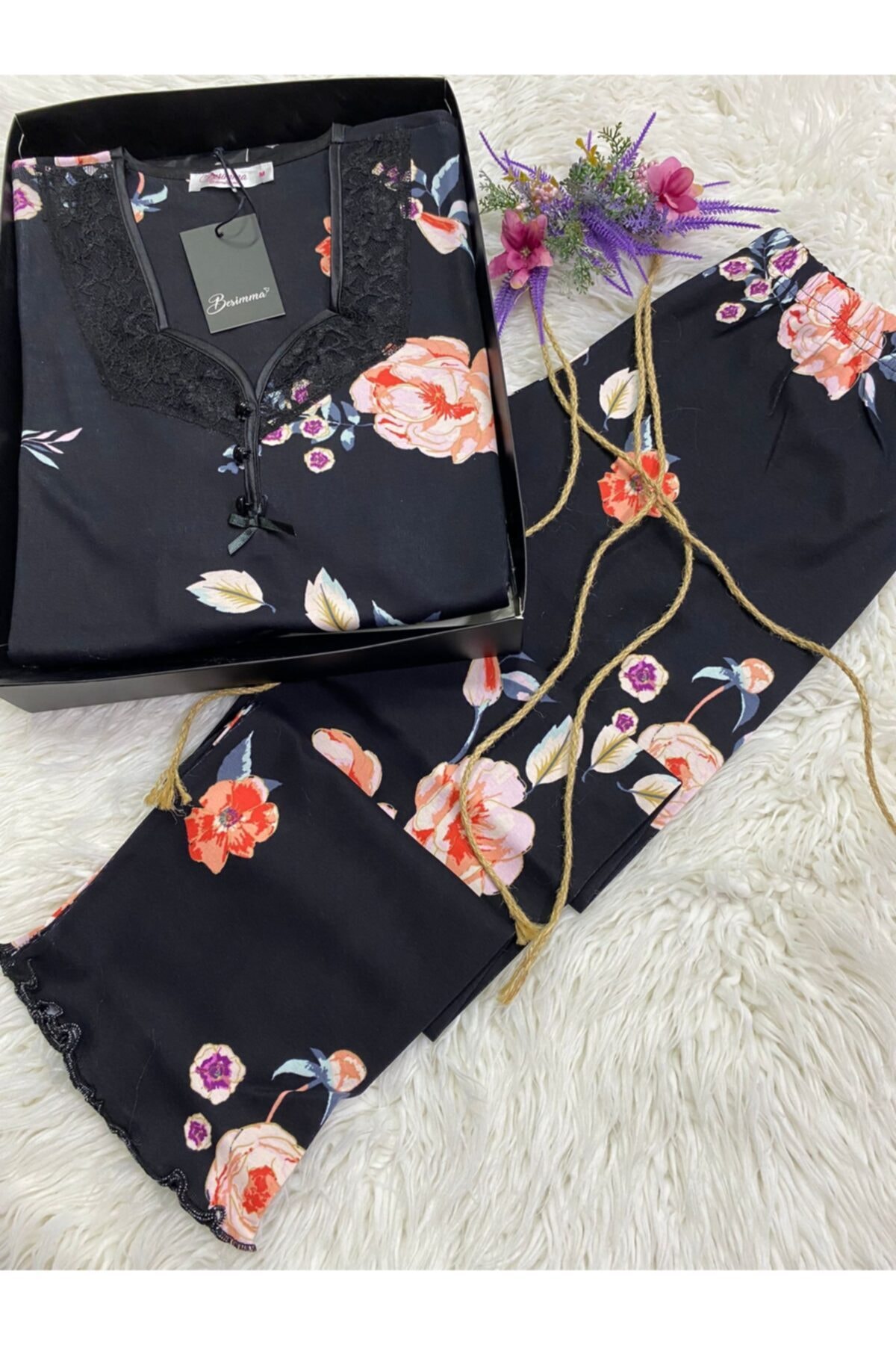 BESİMMA Kadın Ribana Beşgen Yaka Siyah Güllü Penye Pijama Takımı