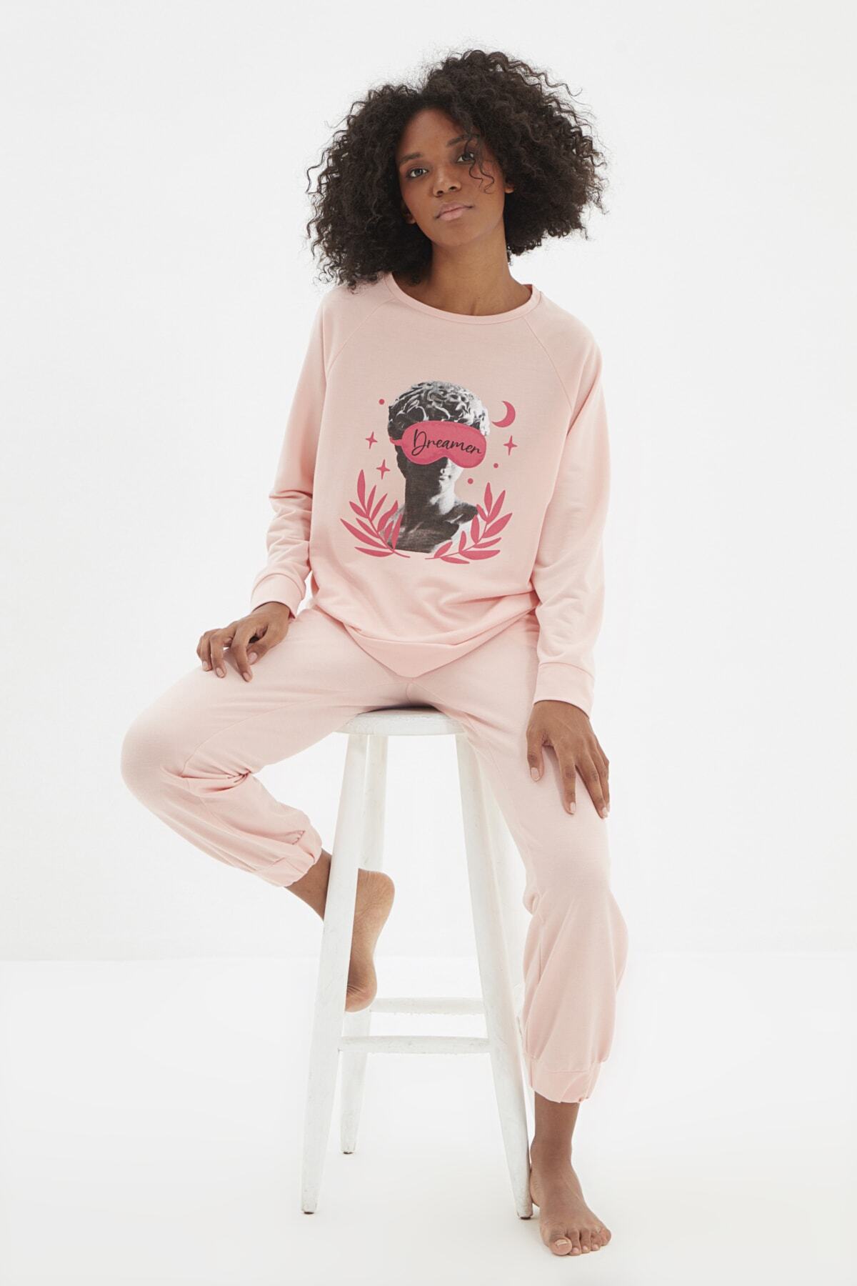 TRENDYOLMİLLA Pudra Baskılı Örme Pijama Takımı THMAW22PT0732