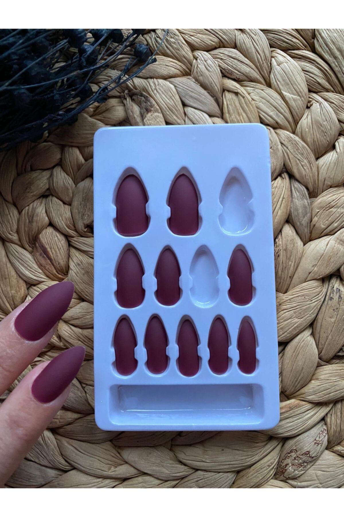 SYBELLE KOZMETİK 12 Adet Açık Mor Mat Takma Tırnak