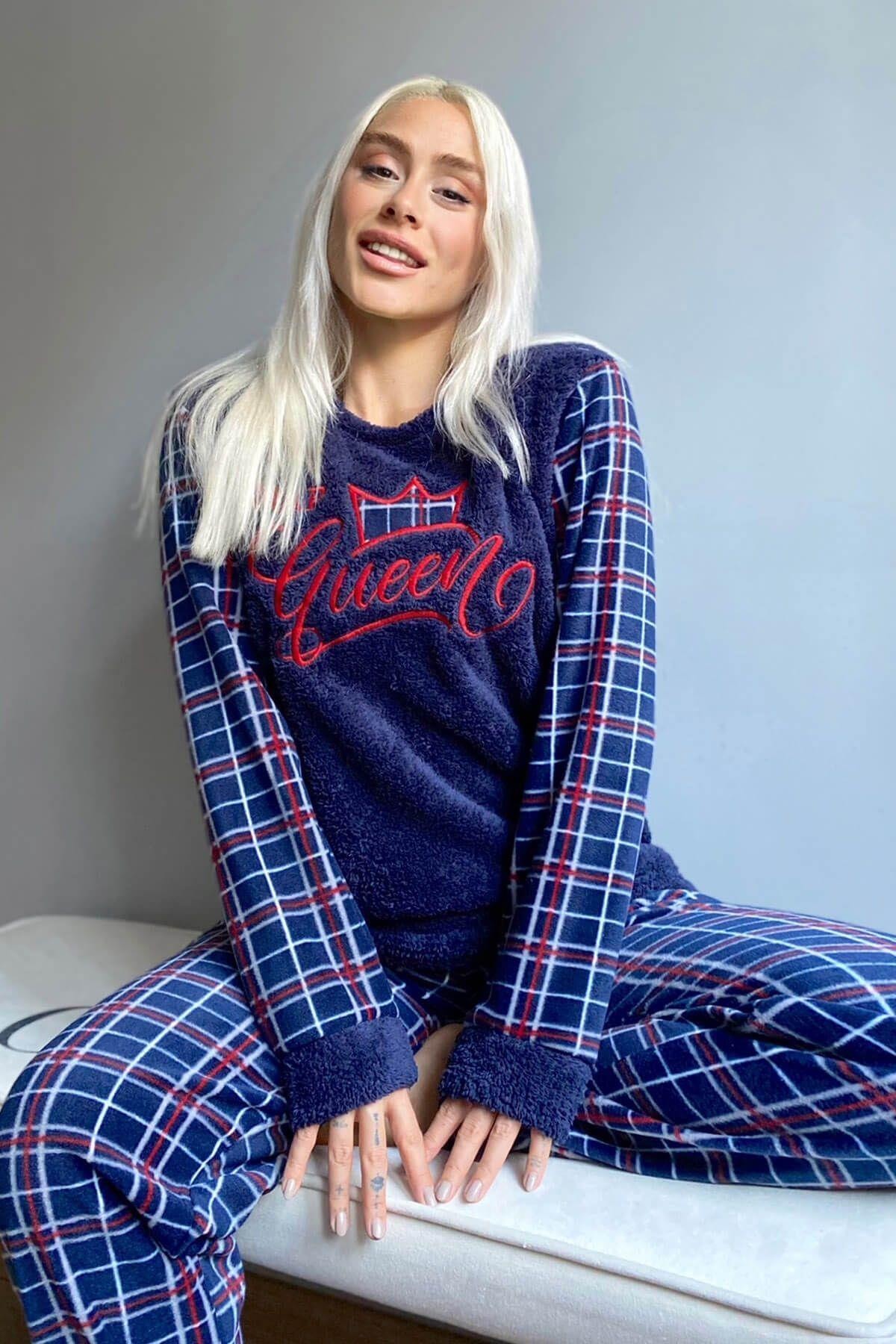 Pijamaevi Ekose Queen Desenli Kadın Peluş Pijama Takımı