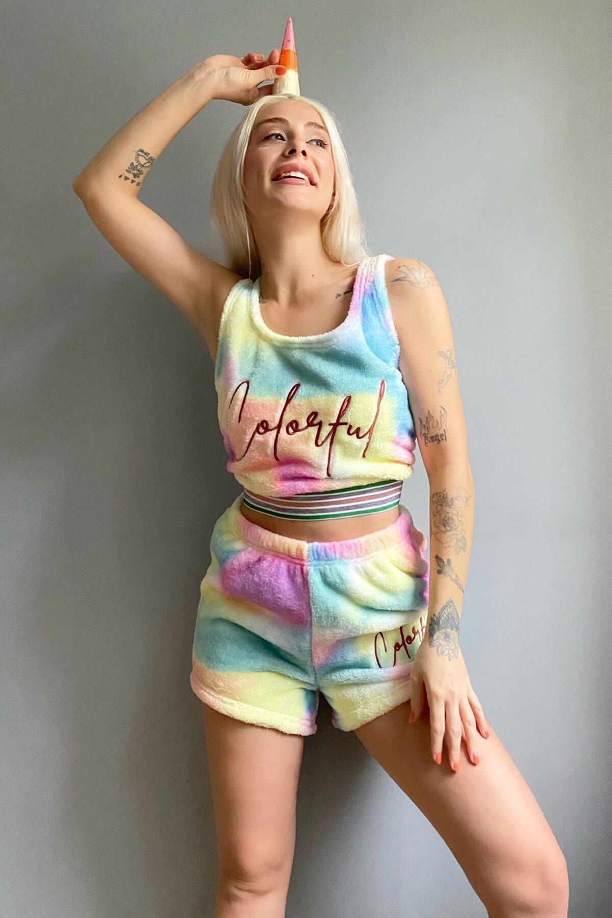 Pijamaevi Colorful Desenli Crop Tam Peluş Pijama Takımı