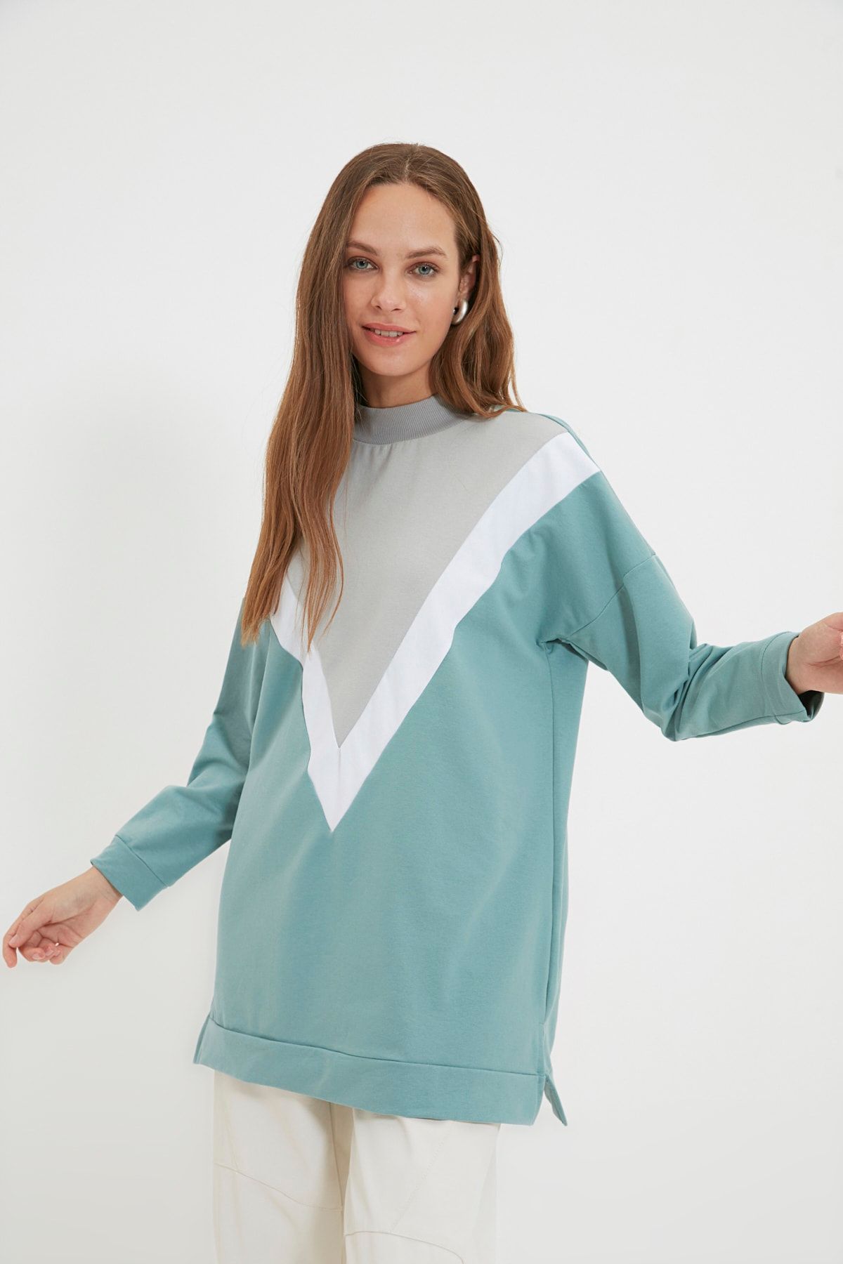 Trendyol Modest Mint Dik Yaka Renk Bloklu Örme Sweatshirt TCTAW22TW0084