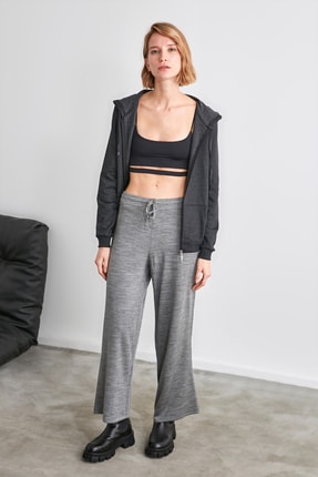 TRENDYOLMİLLA Gri Triko Pantolon TWOAW21PL0816
