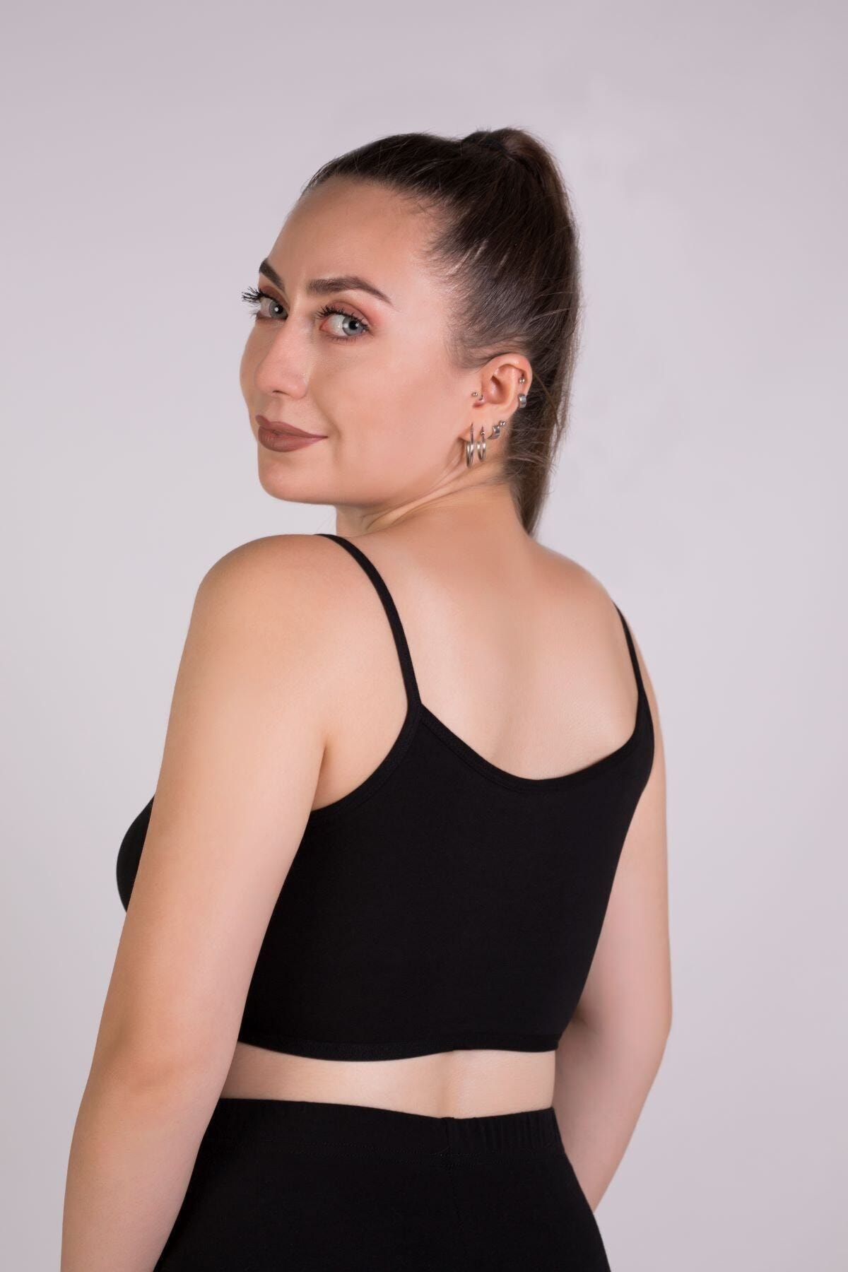 BİLGİNBUTİK Kadın Siyah İnce Askılı Sporcu Sütyeni