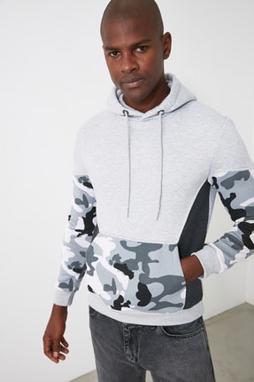 TRENDYOL MAN Gri Erkek Kap&uuml;şonlu Sweatshirt TMNAW21SW0995