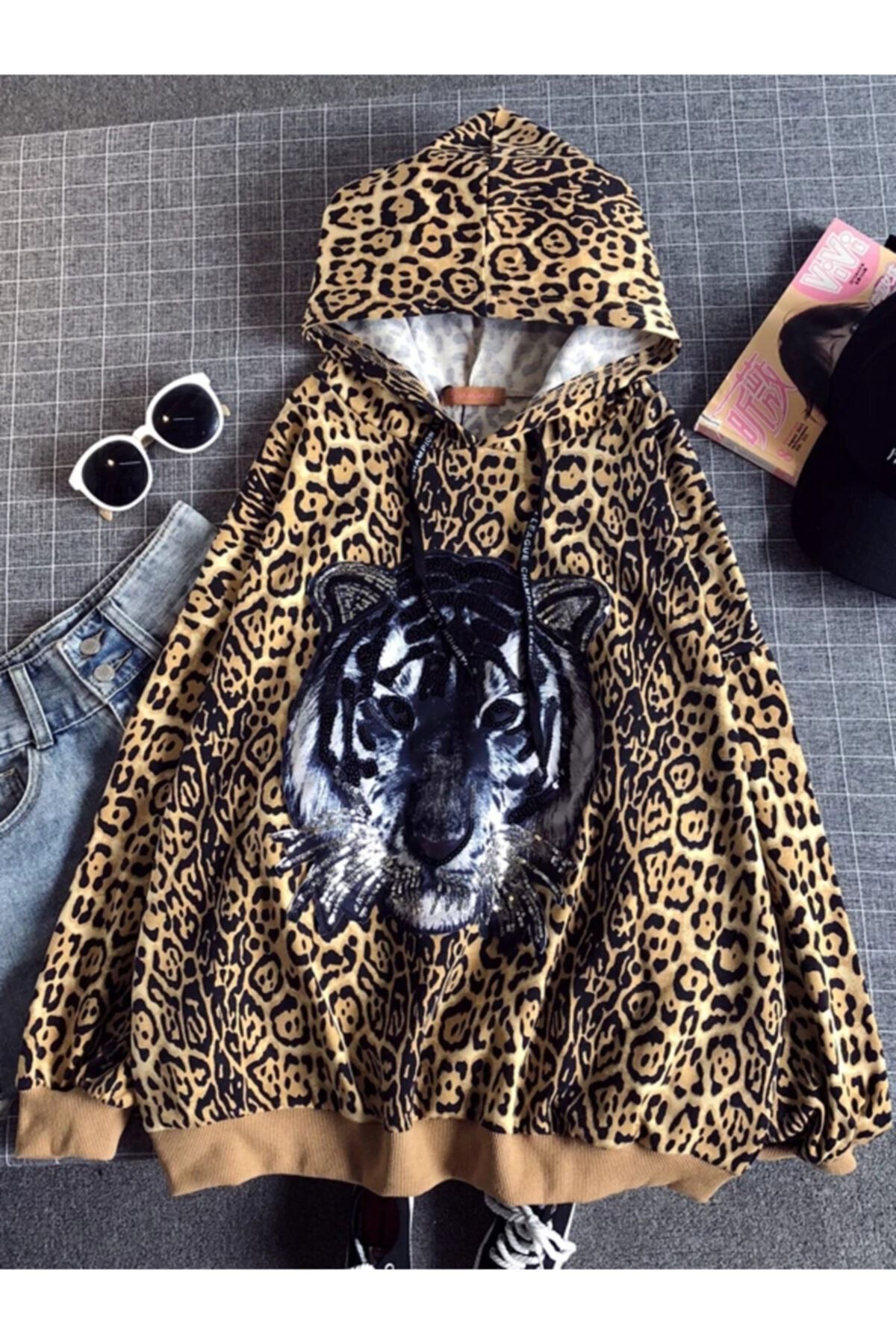 ELBİSENN Kadın Vizon Kapüşonlu Leopar Desen Payetli Sweatshırt