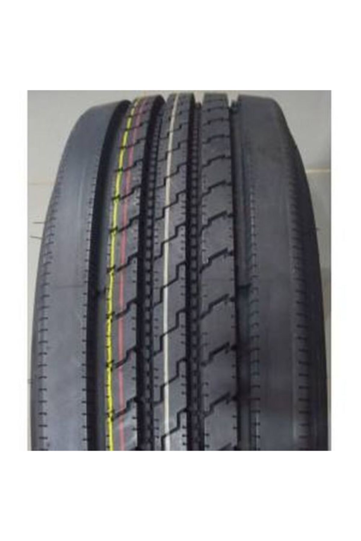 Deestone 215/75 R17.5 14kat 126l Düz Tip M+s Minibüs Kamyon Lastiği, Tayland 2019 Üretimi