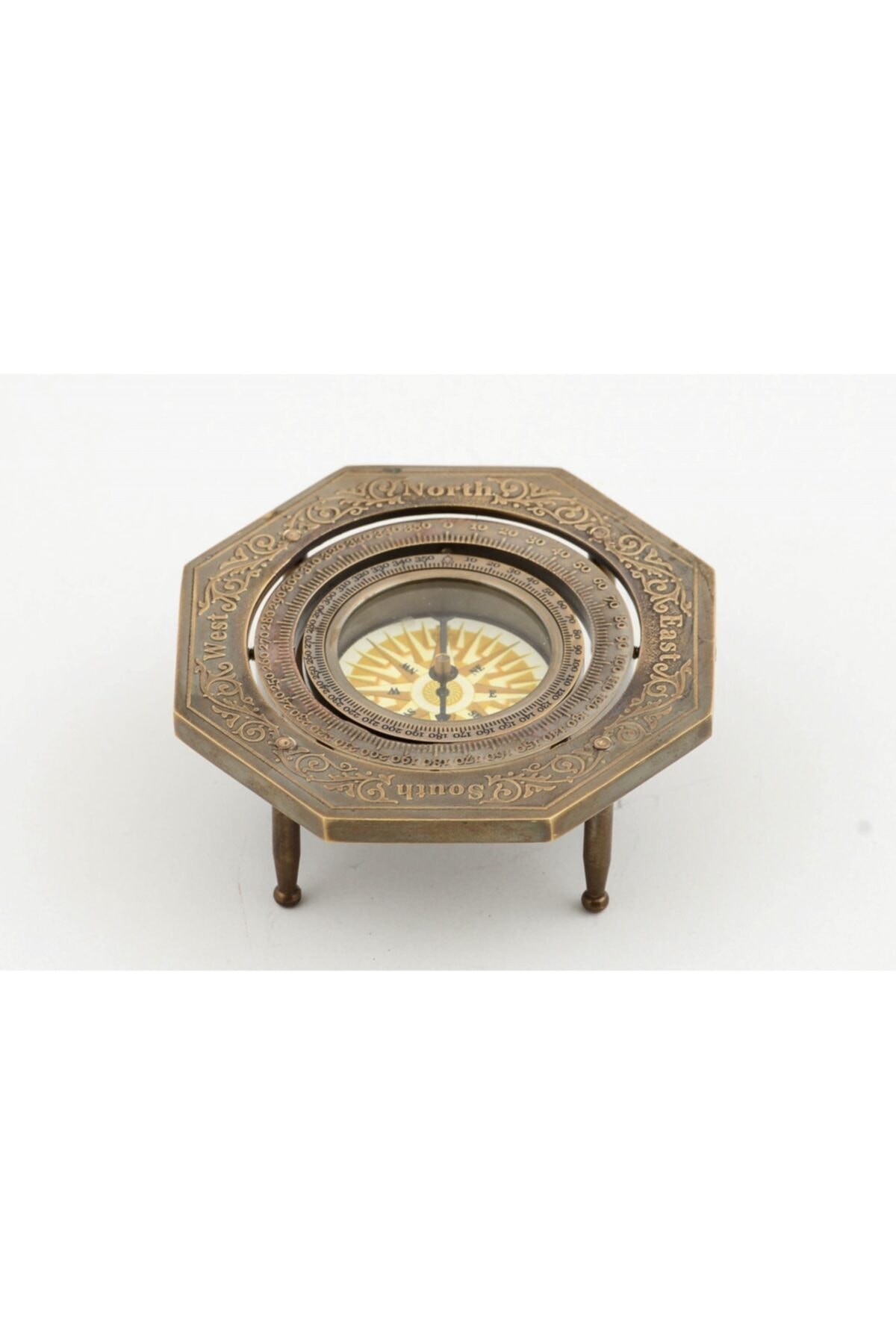 FLY BAZAAR Pirinç Üzeri Işlemeli Ayaklı Pusula