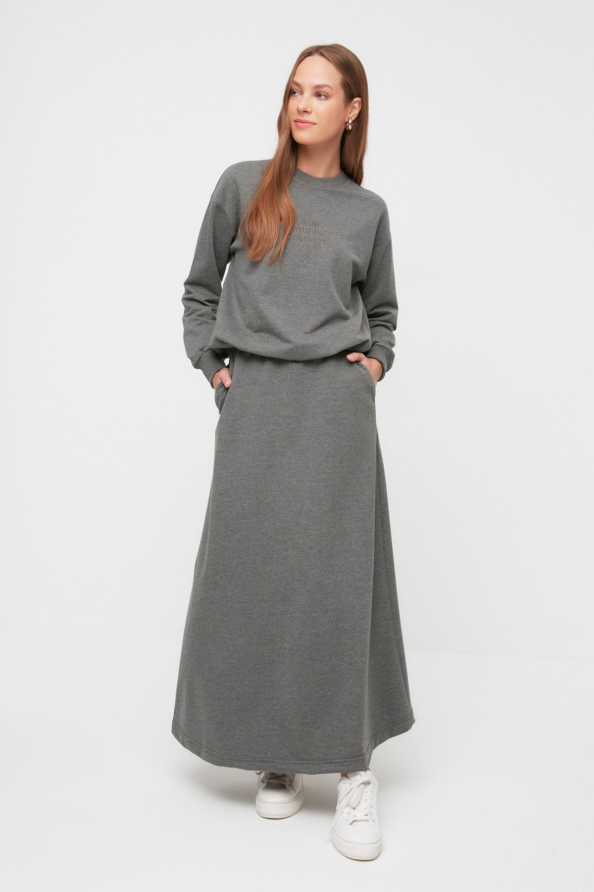 Trendyol Modest Antrasit Bisiklet Yaka Nakışlı Örme Alt-Üst Takım TCTAW22US0119